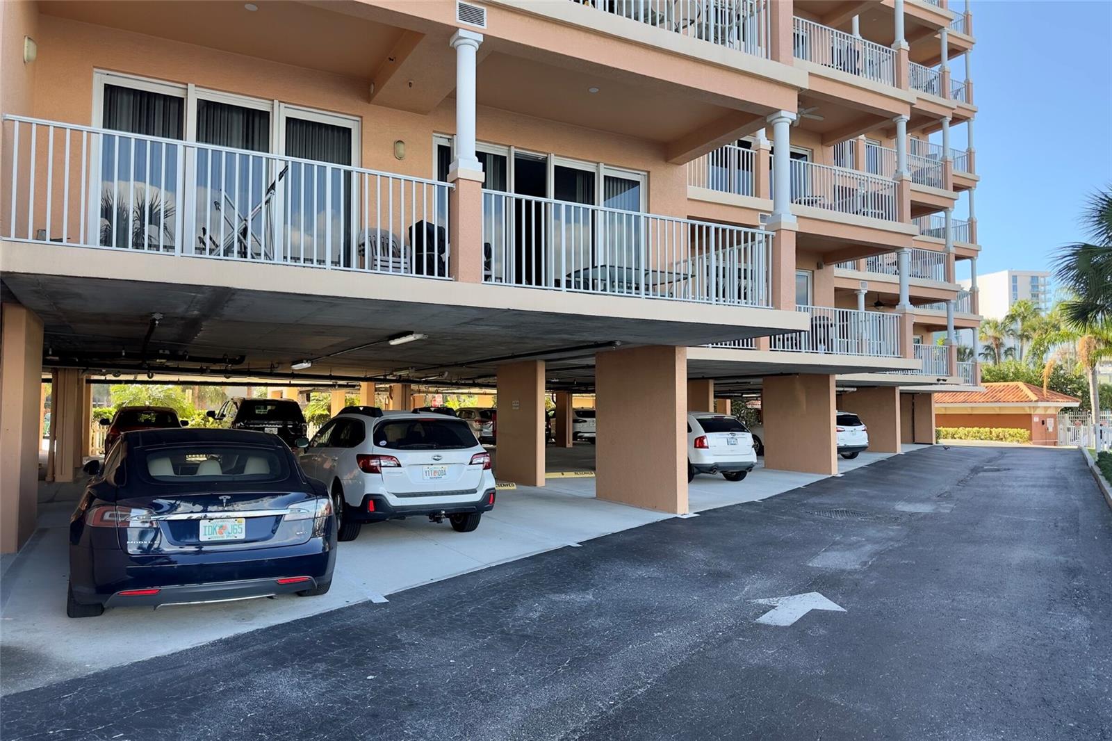 HARBORVIEW GRANDE CONDO - Residential