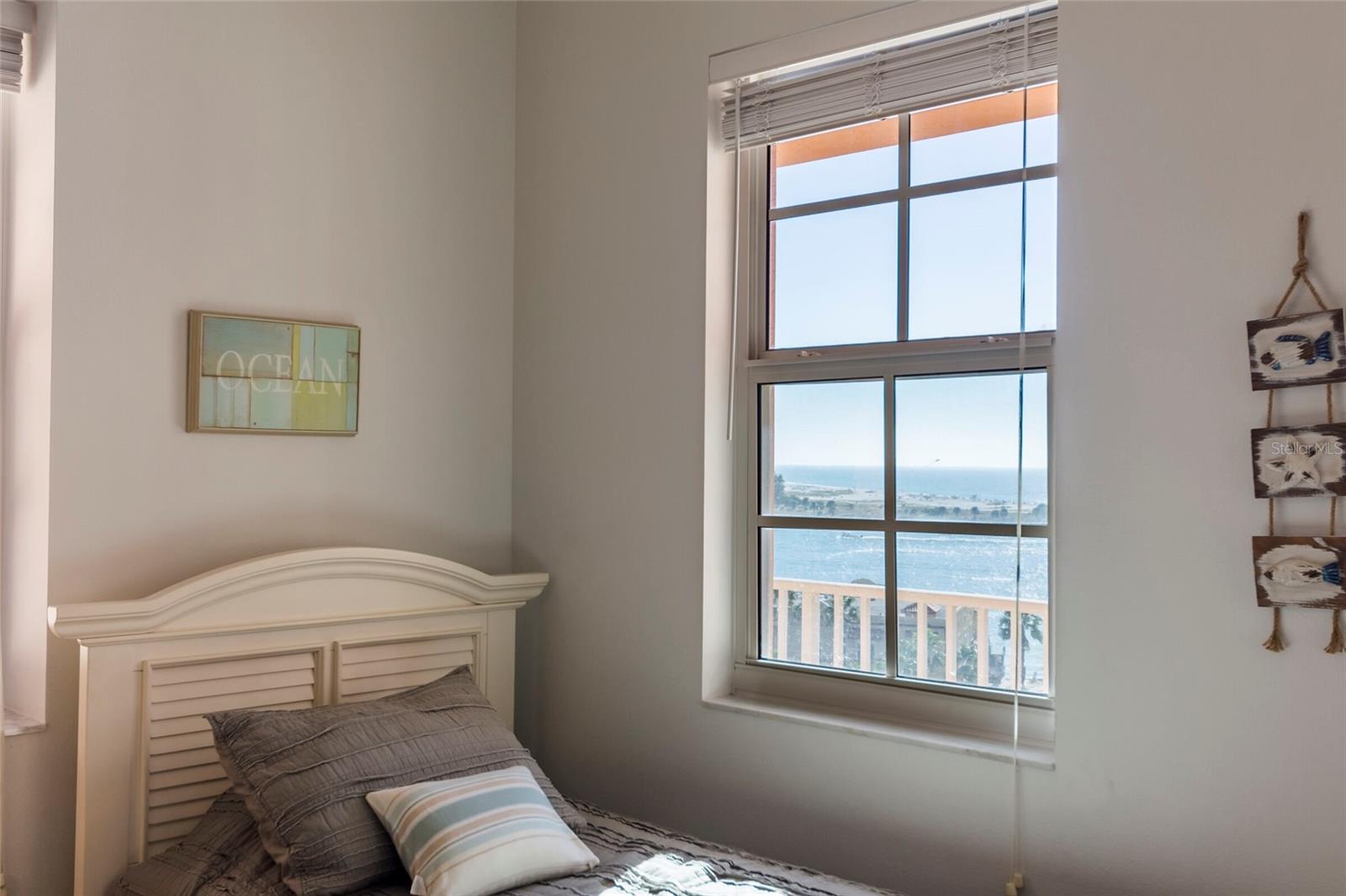 HARBORVIEW GRANDE CONDO - Residential