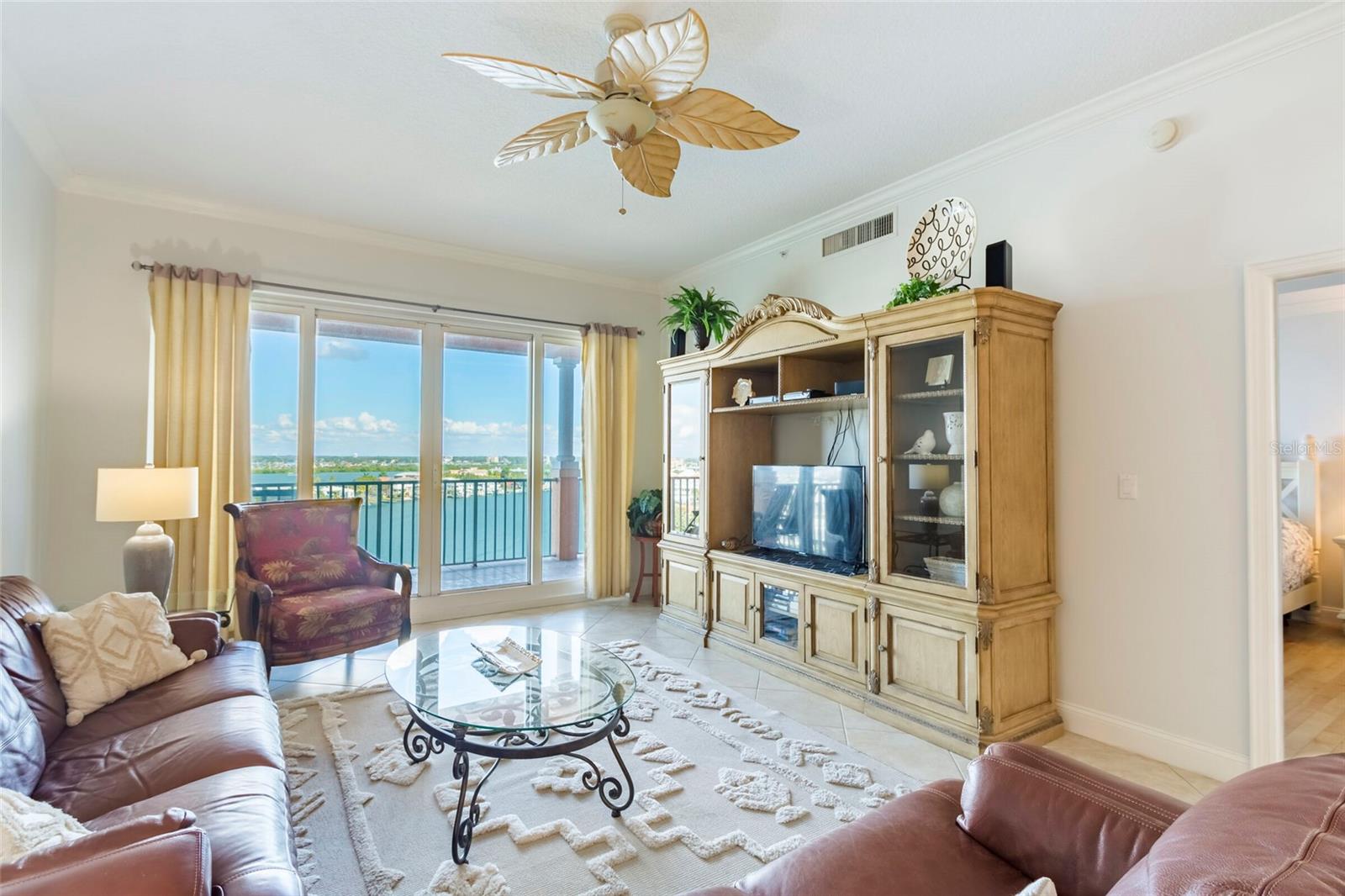 HARBORVIEW GRANDE CONDO - Residential