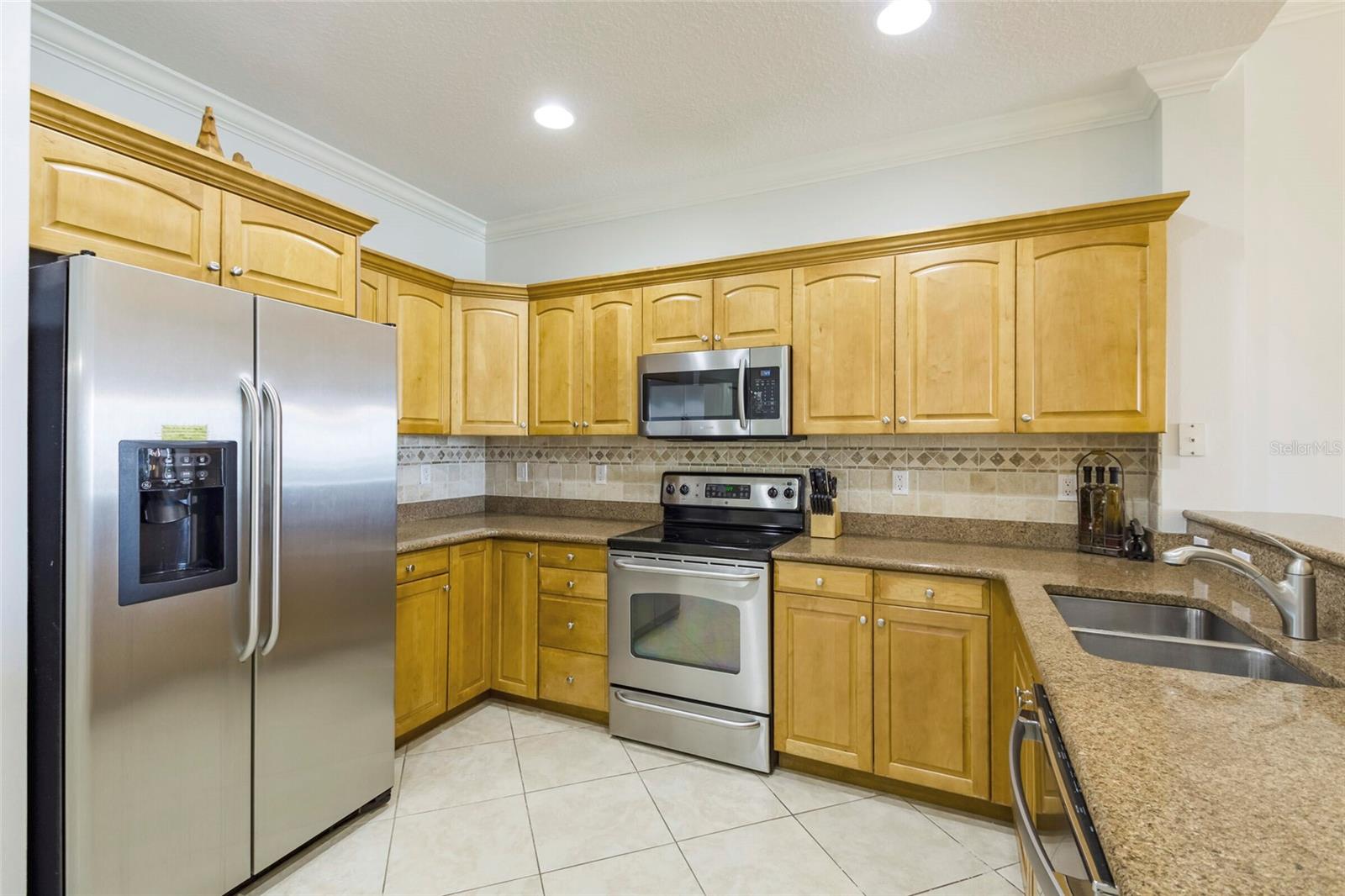 HARBORVIEW GRANDE CONDO - Residential