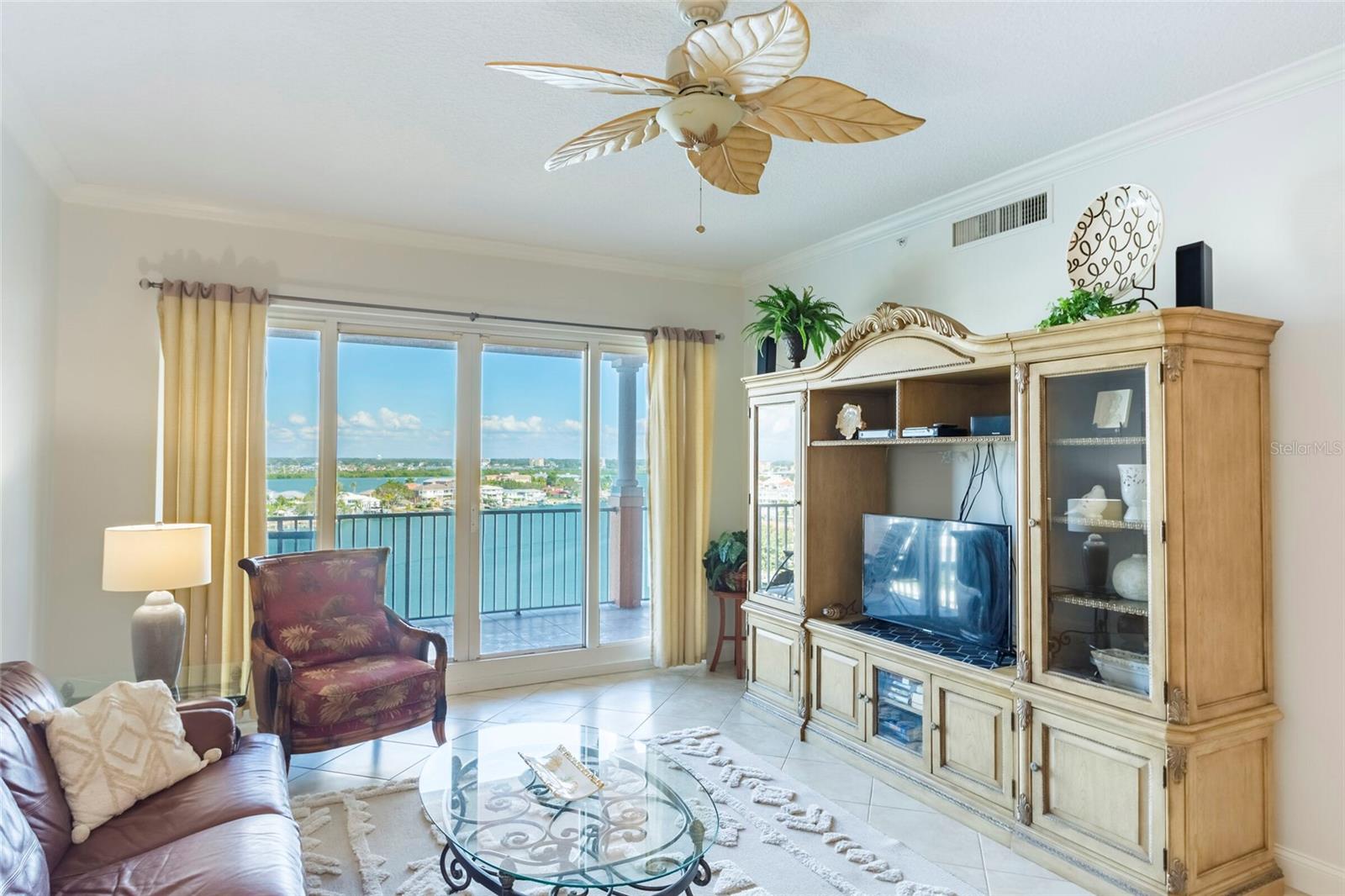 HARBORVIEW GRANDE CONDO - Residential