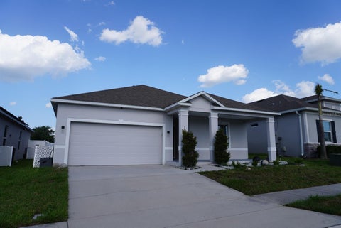 Photo of 387 Pinecrest Loop, Davenport, FL 33837 (MLS # S5154112)