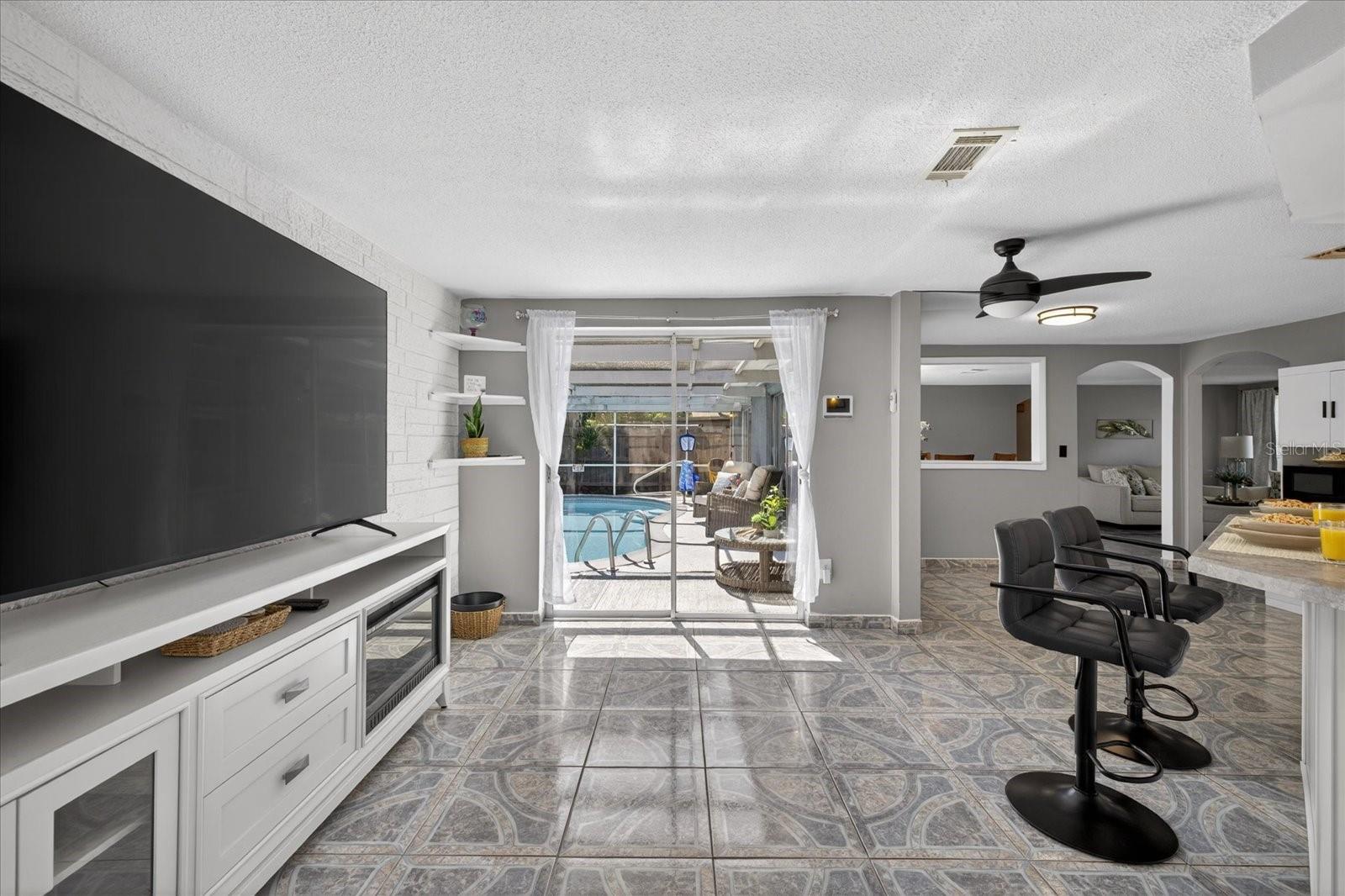 HOLIDAY LAKE ESTATES 21 - Residential