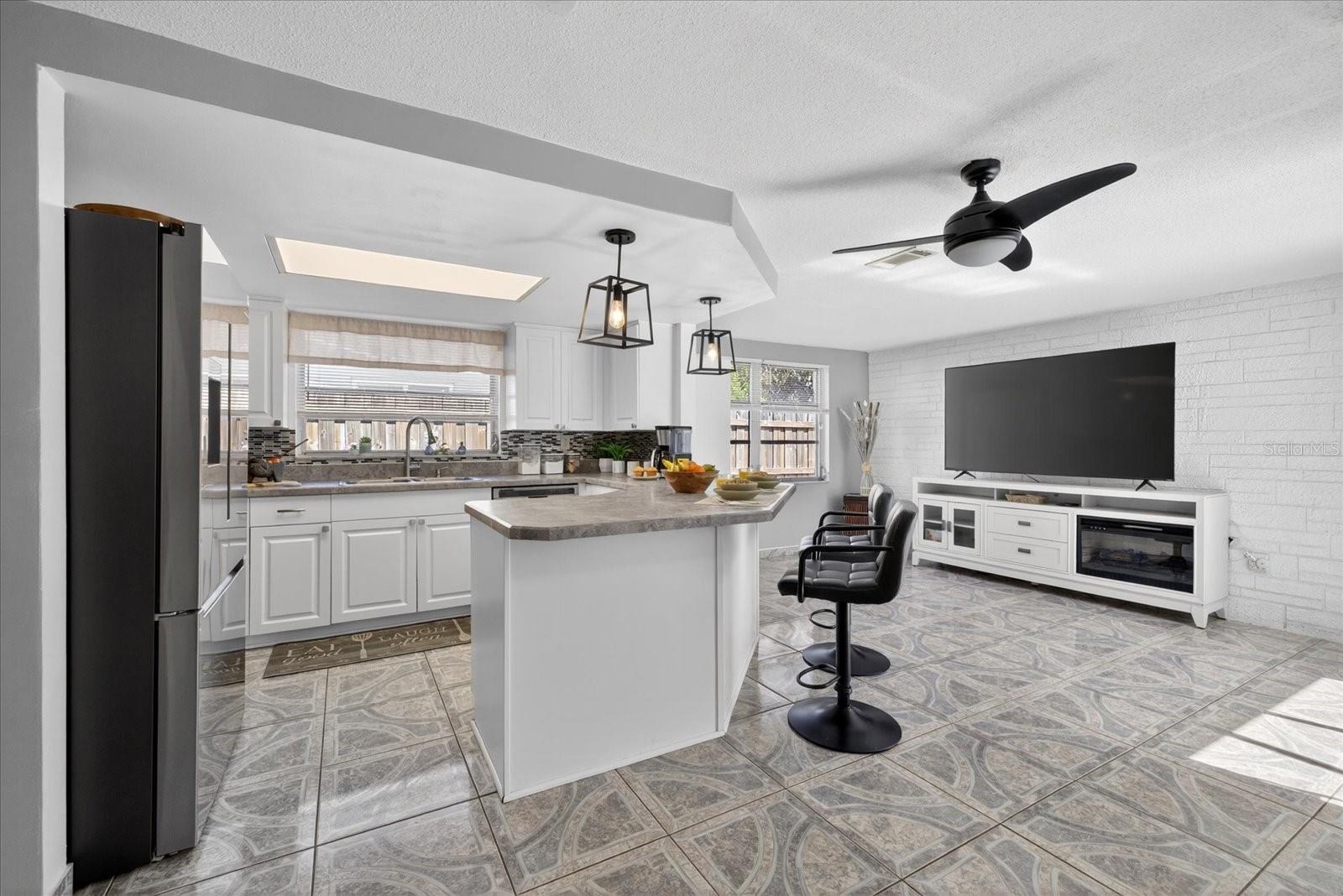 HOLIDAY LAKE ESTATES 21 - Residential