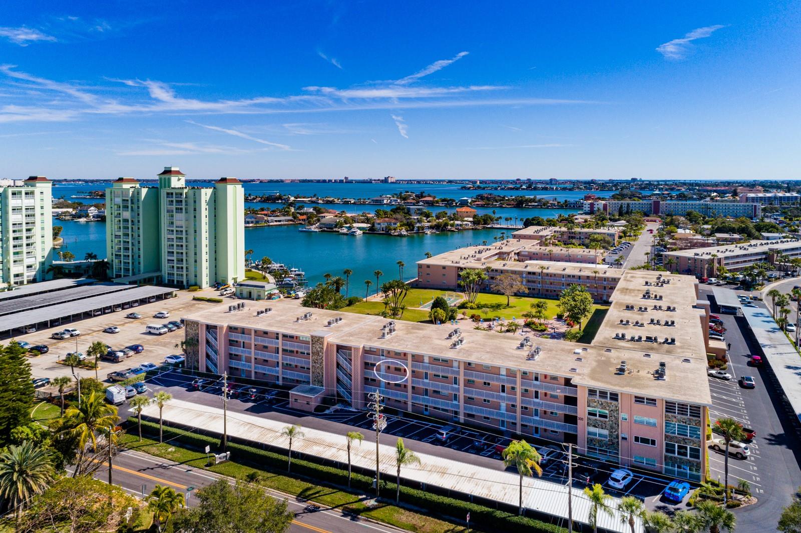 1/1.5 Sylvette condo located close to the beach