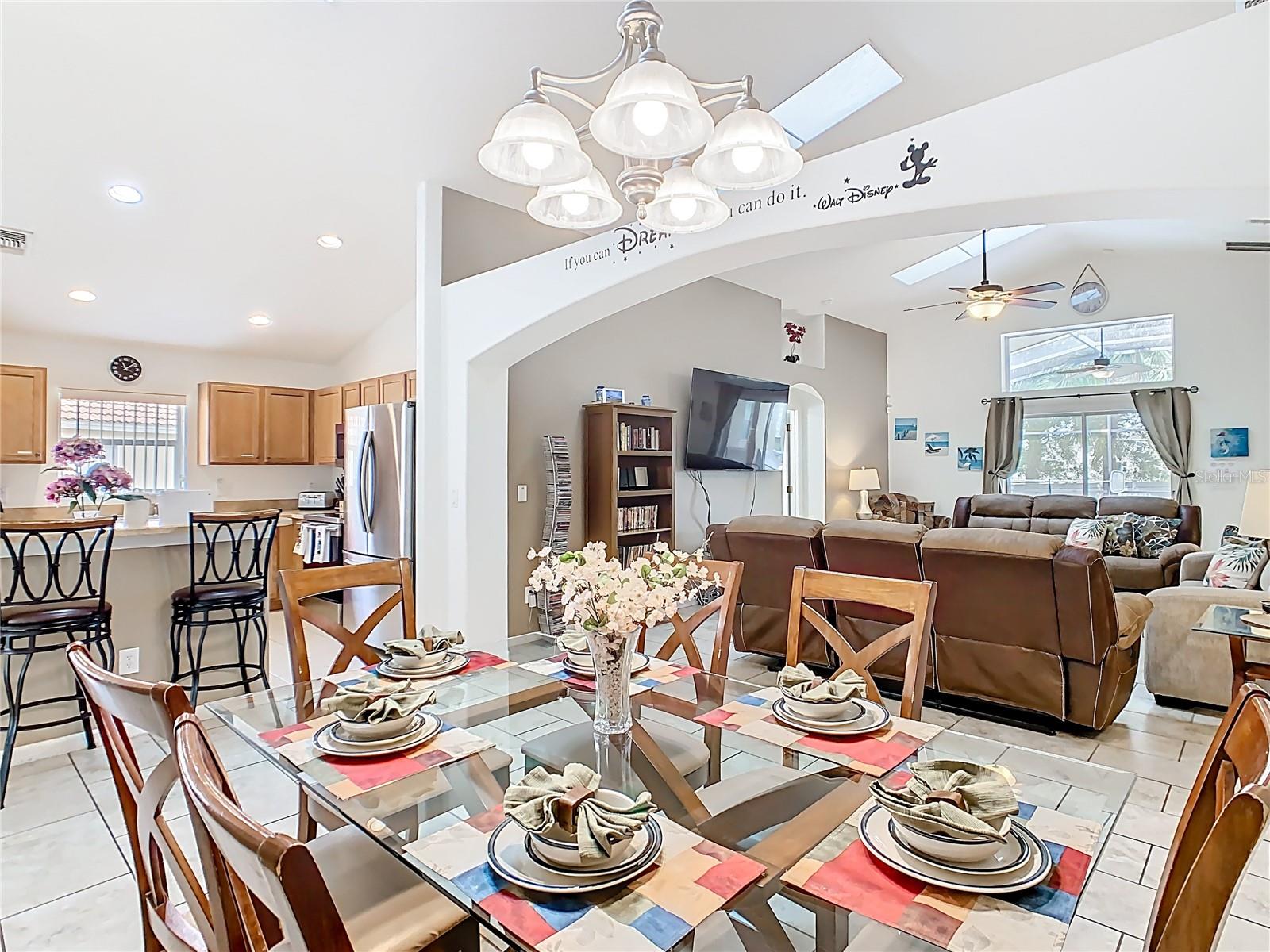 512 VIOLA DR