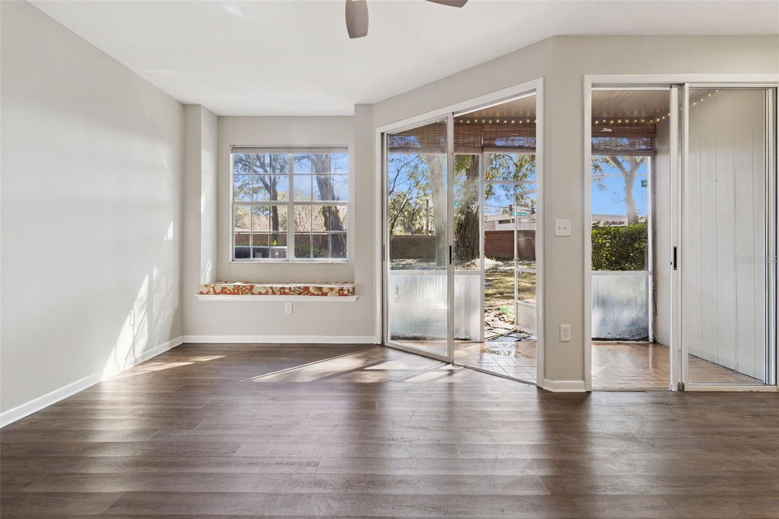 OAK HARBOUR SEC 4 - Residential