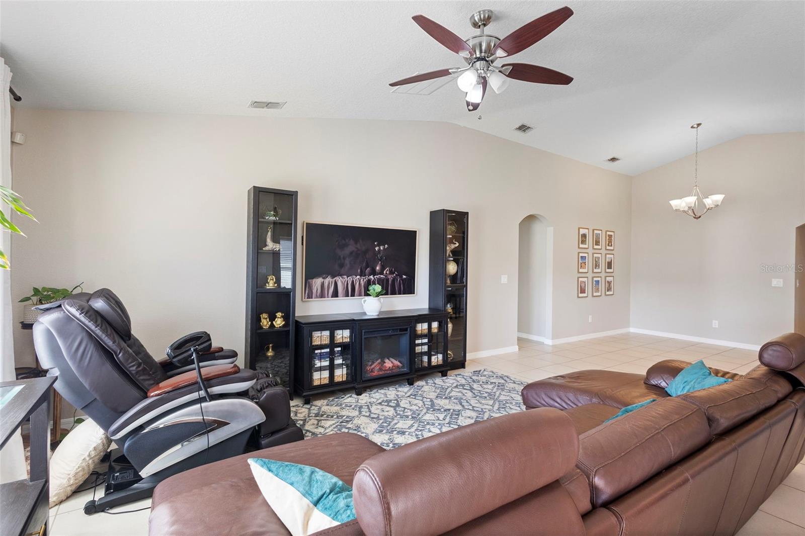 COUNTRYWALK UNS 4 & 5 PH 4 - Residential