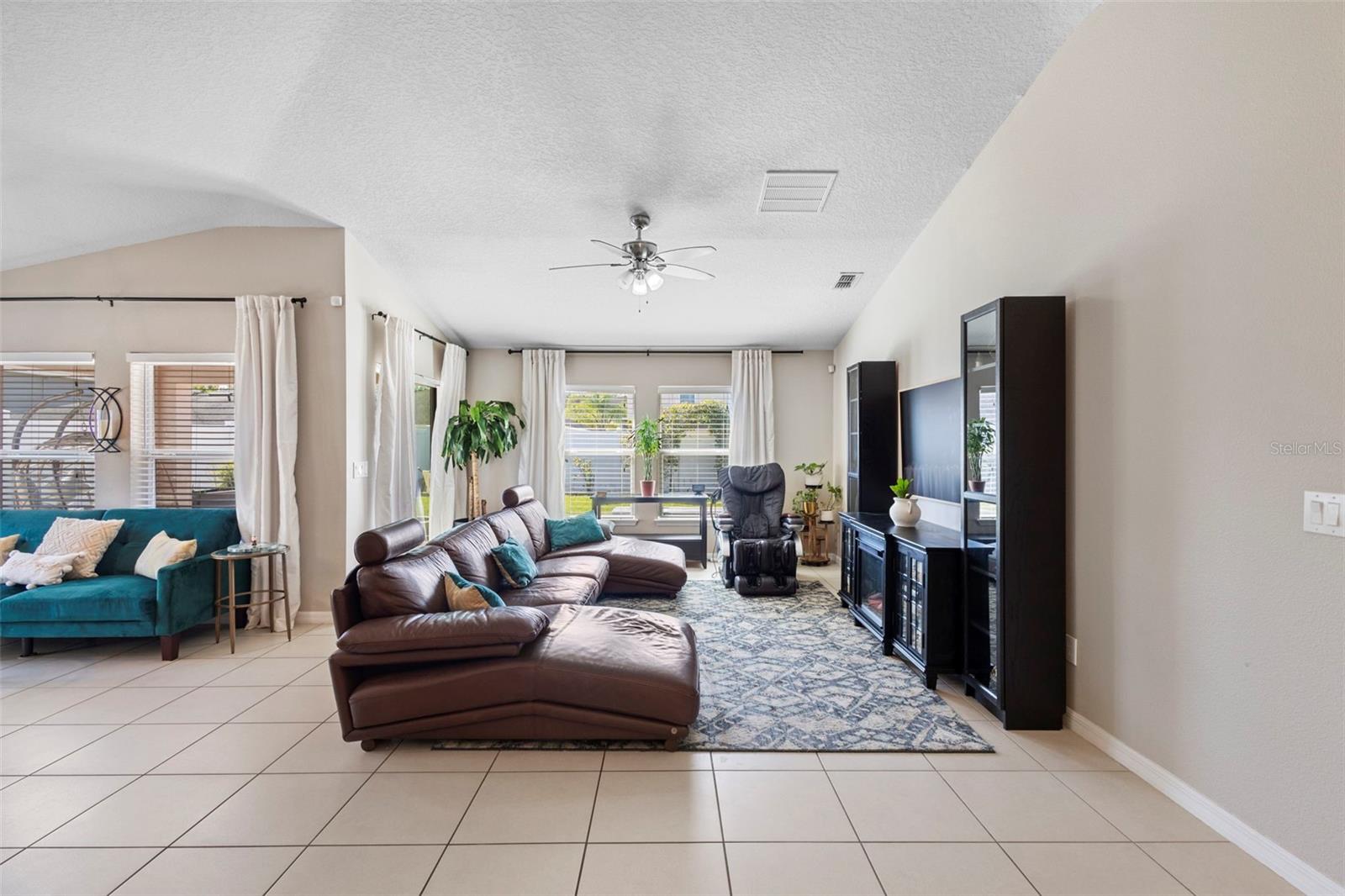 COUNTRYWALK UNS 4 & 5 PH 4 - Residential