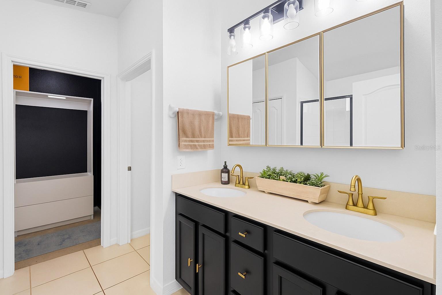 COUNTRYWALK UNS 4 & 5 PH 4 - Residential