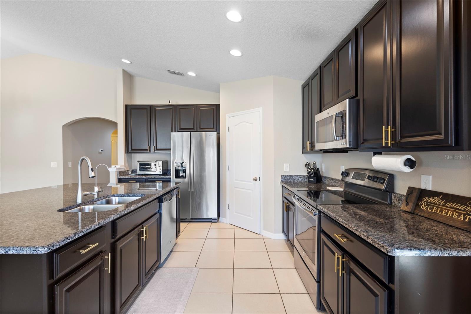 COUNTRYWALK UNS 4 & 5 PH 4 - Residential