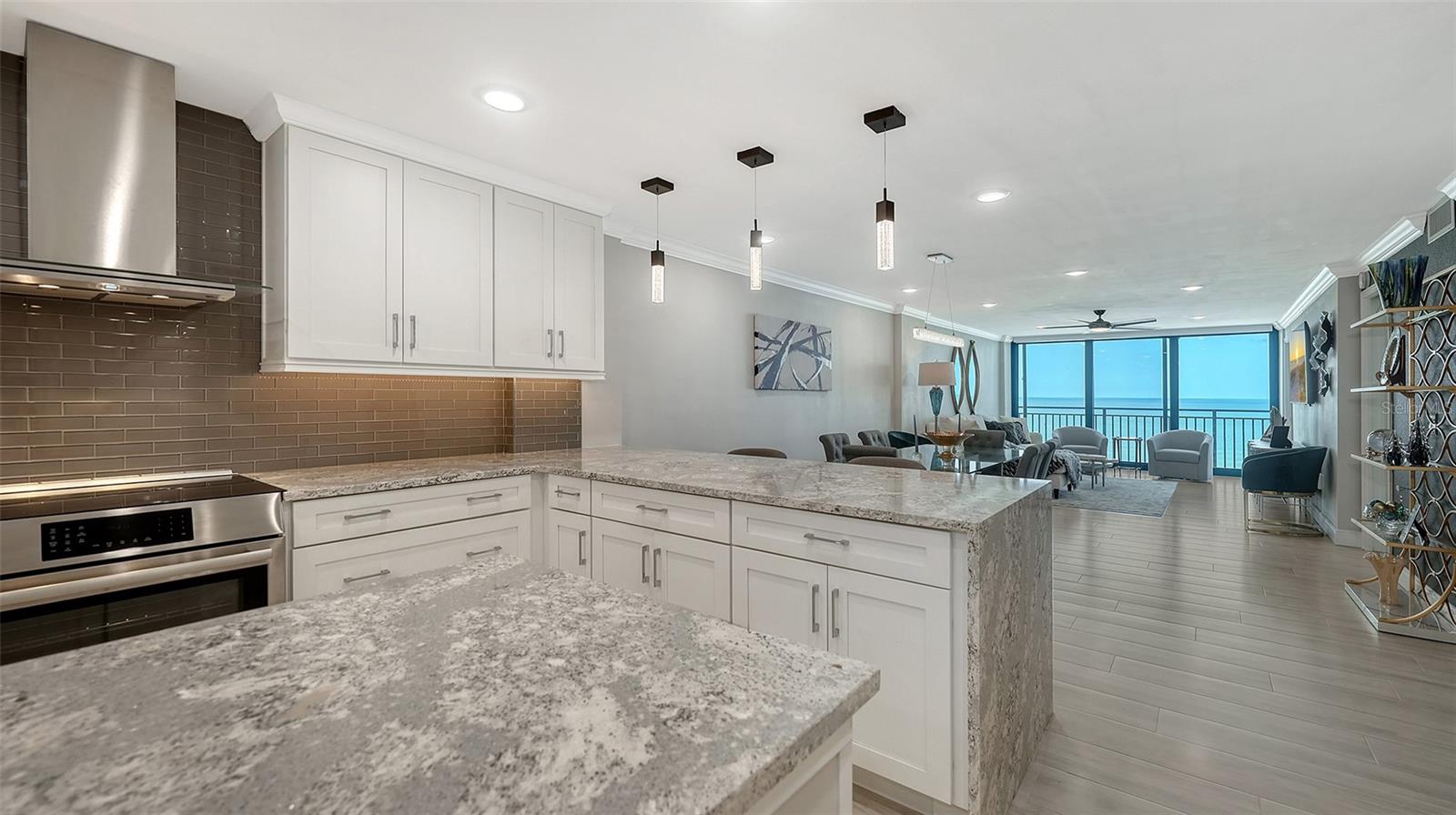 WHISPERING SANDS - Residential