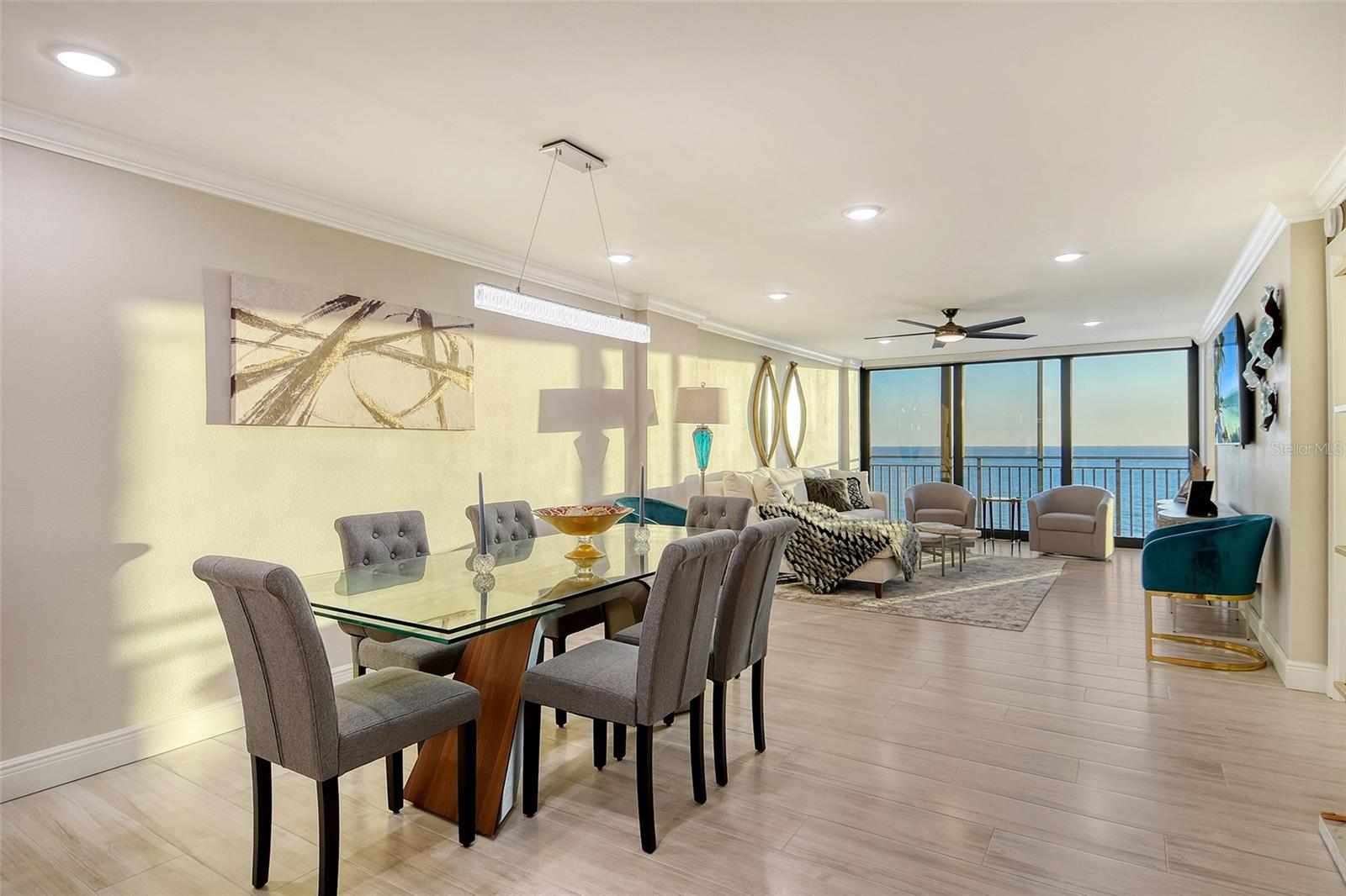 WHISPERING SANDS - Residential