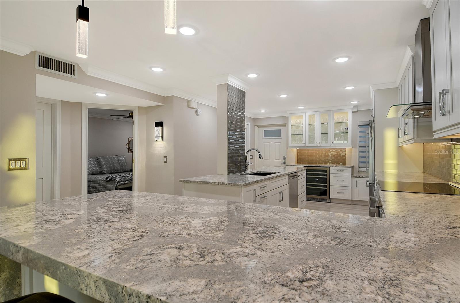 WHISPERING SANDS - Residential