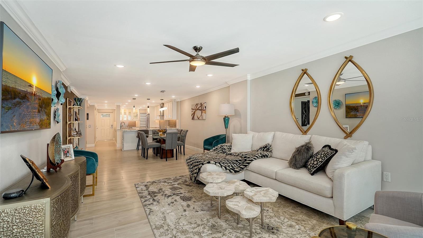 WHISPERING SANDS - Residential