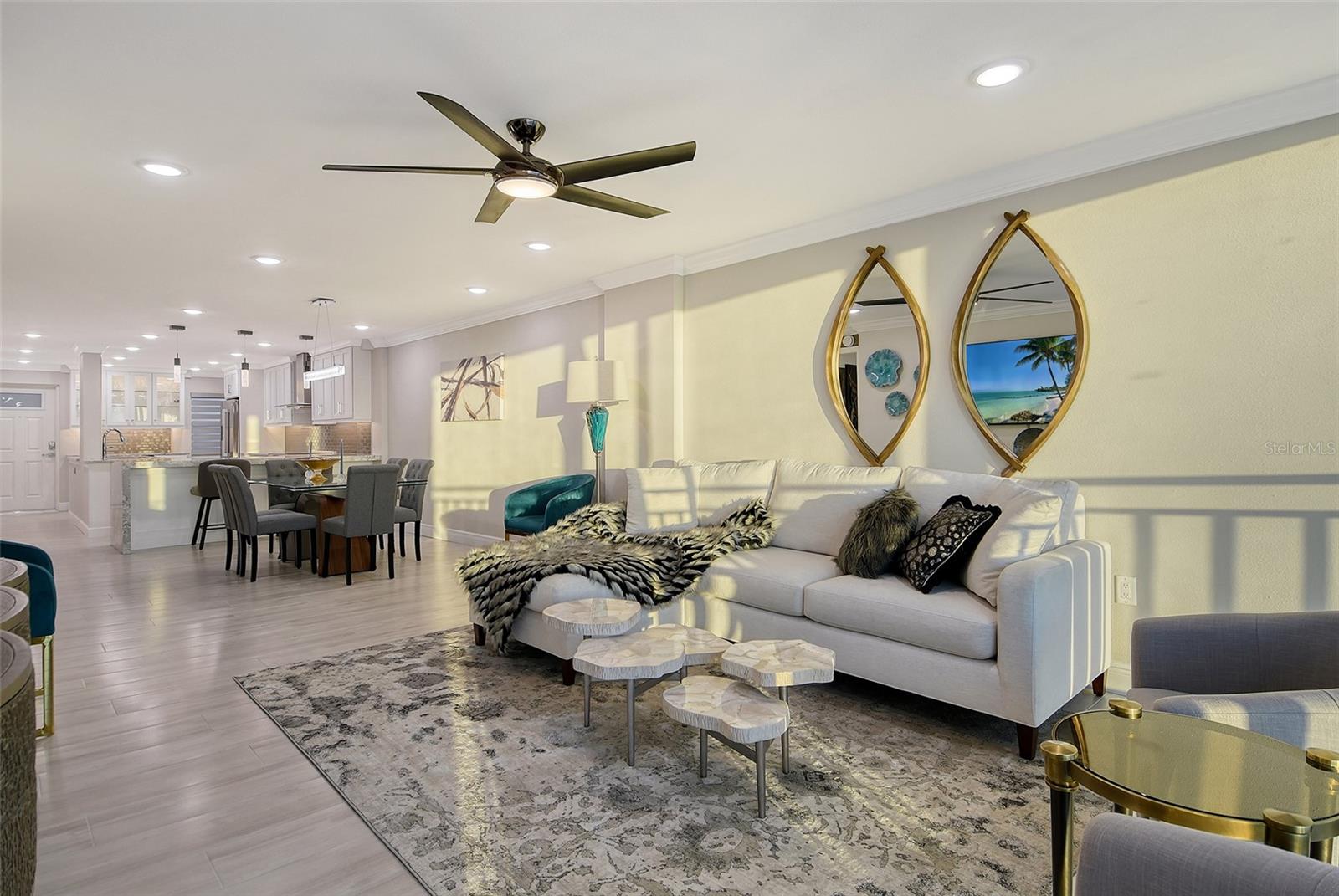 WHISPERING SANDS - Residential