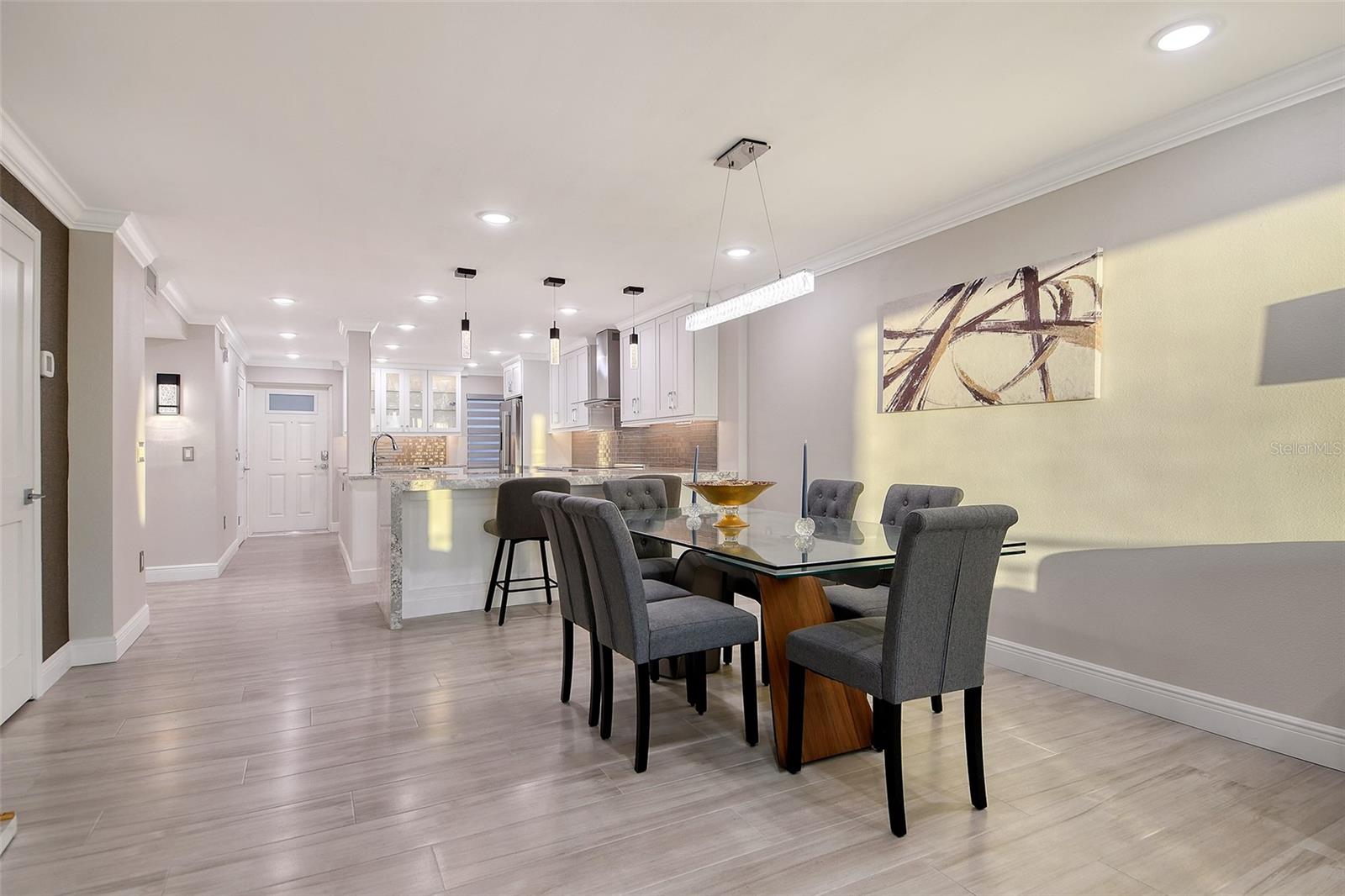 WHISPERING SANDS - Residential