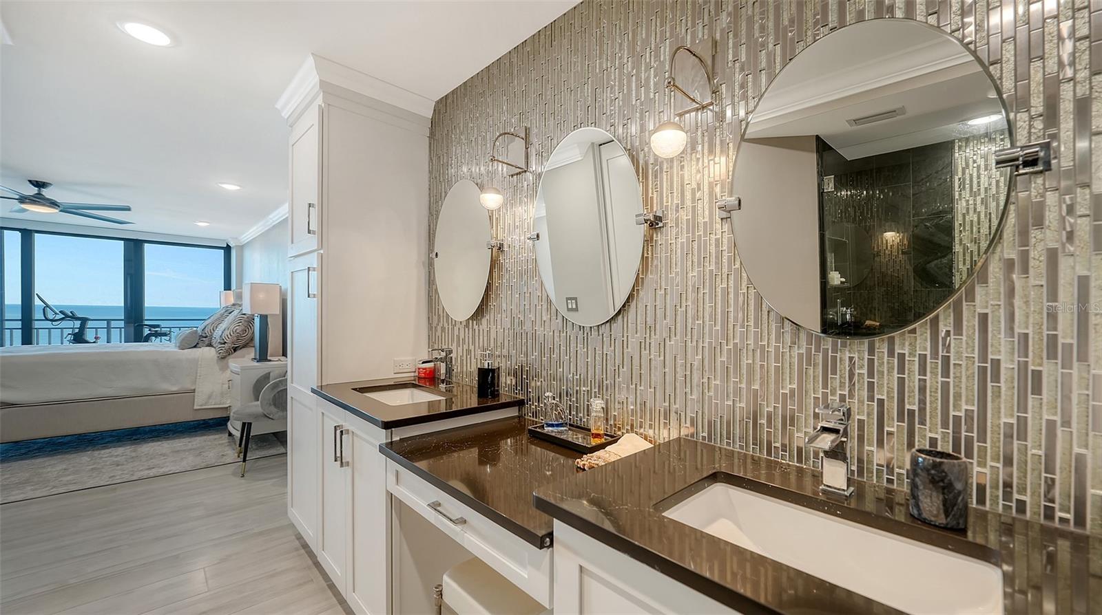 WHISPERING SANDS - Residential