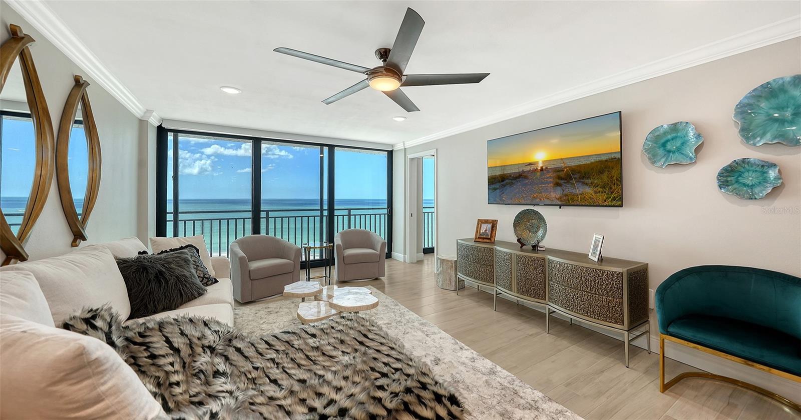 WHISPERING SANDS - Residential