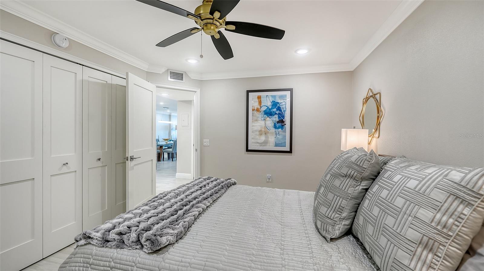 WHISPERING SANDS - Residential