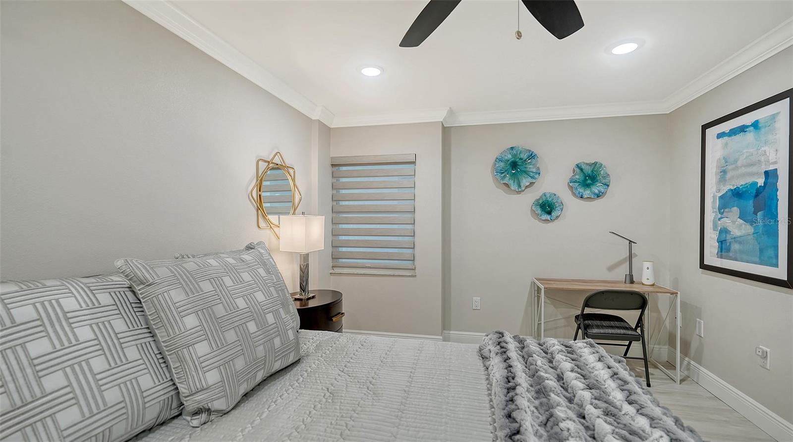 WHISPERING SANDS - Residential