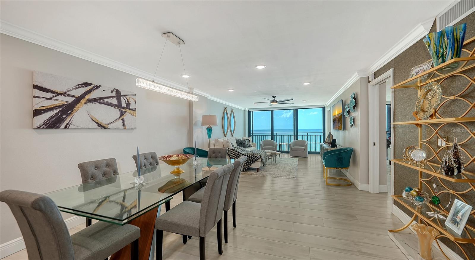WHISPERING SANDS - Residential