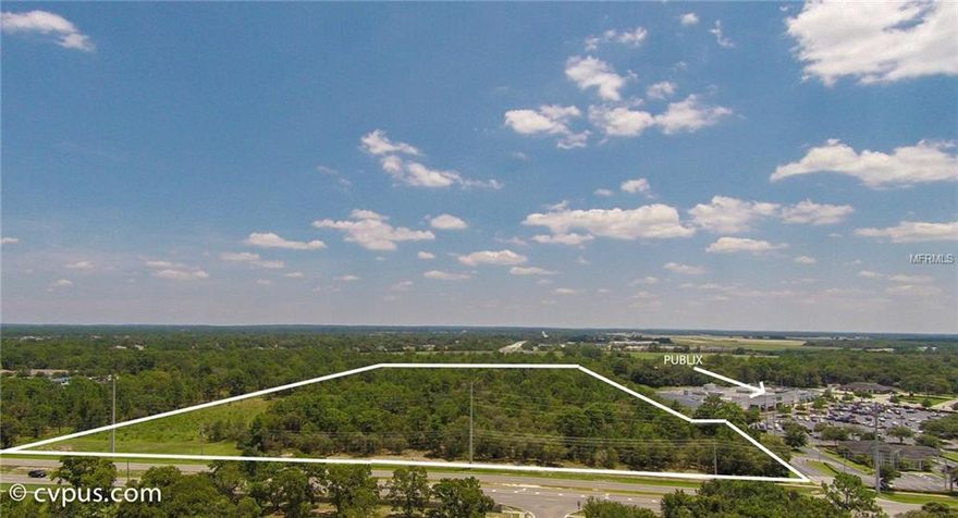 Superb Commercial lot available (C2), 16.2 acres, next to Publix on Barclay Ave....
Very competitive price in commercial sales, seller motivated!
In the center of Spring Hill, in fast developing area for new businesses and shops, this 16.2 acres is a GEM.
For developers out there..call today!!!