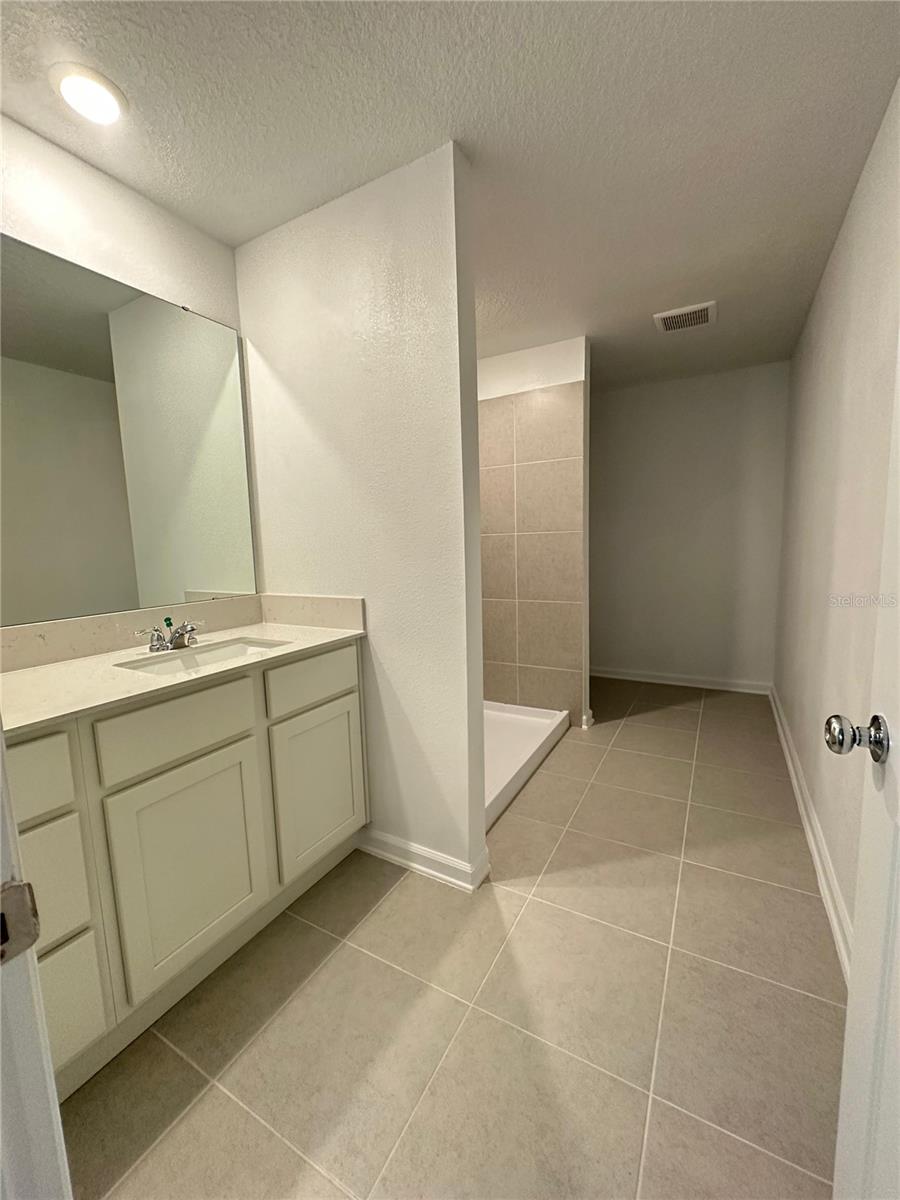 RANCHES/LK MCLEOD I - Residential Lease