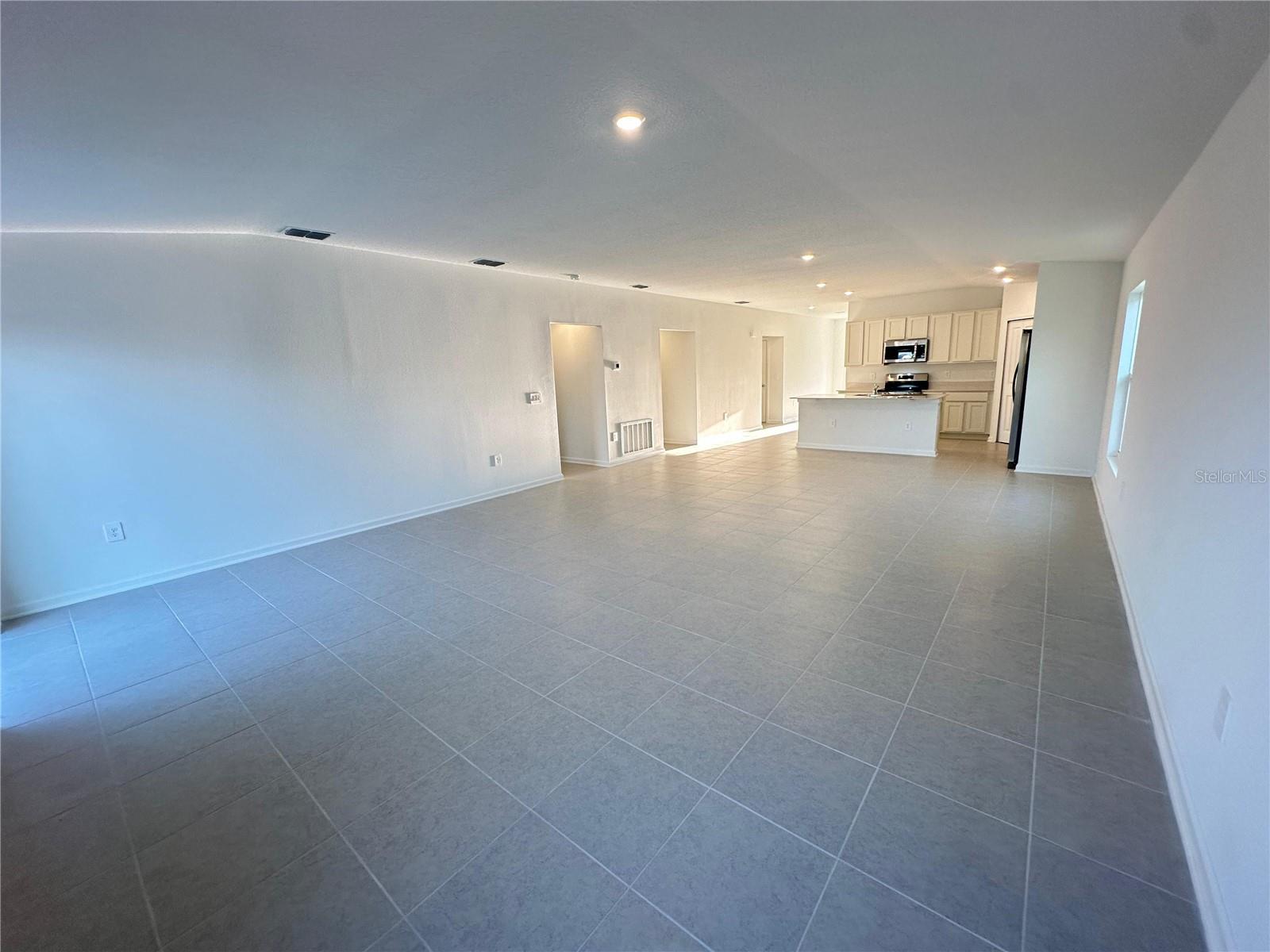 RANCHES/LK MCLEOD I - Residential Lease