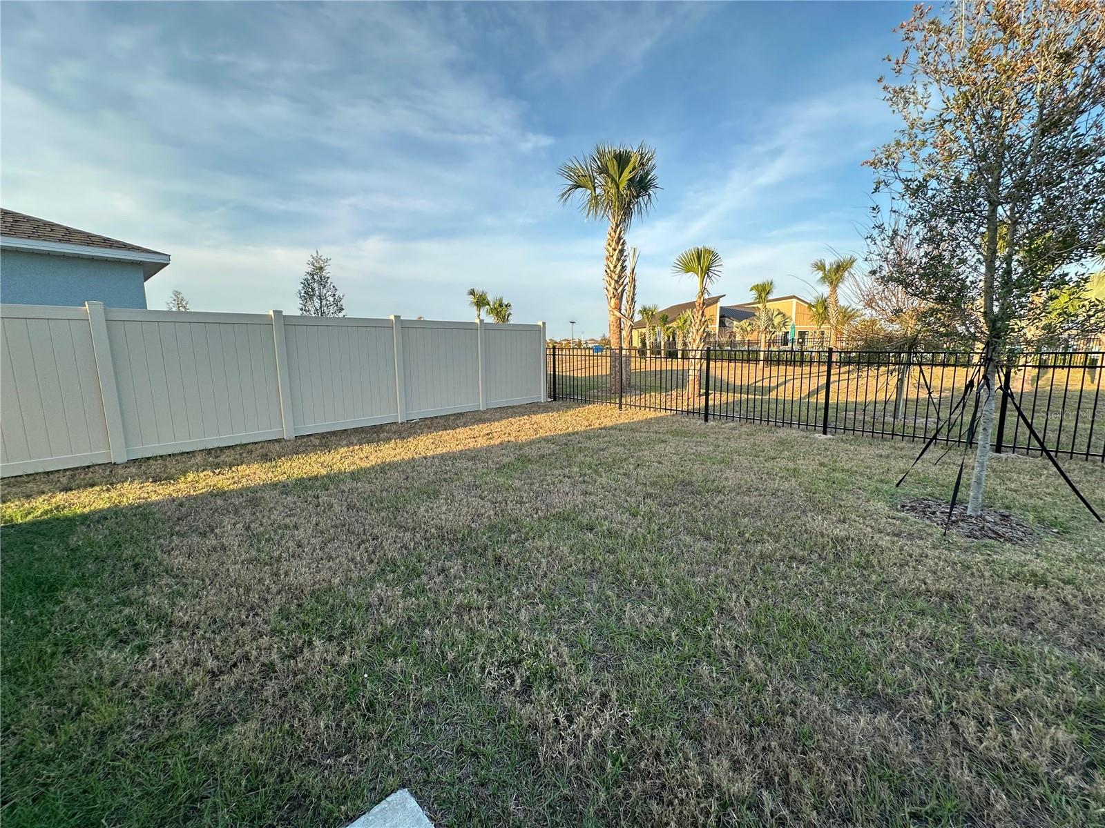 RANCHES/LK MCLEOD I - Residential Lease