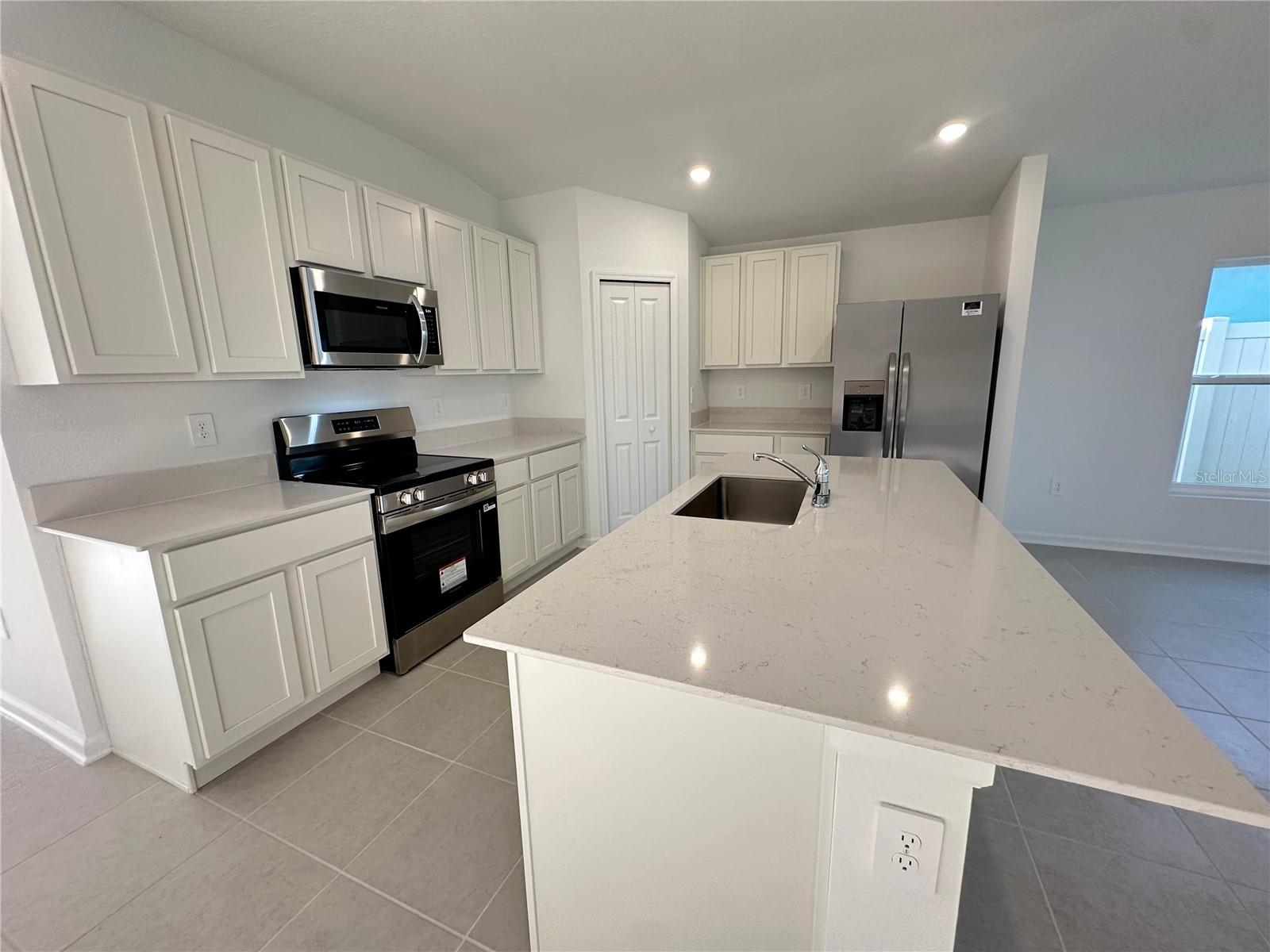 RANCHES/LK MCLEOD I - Residential Lease