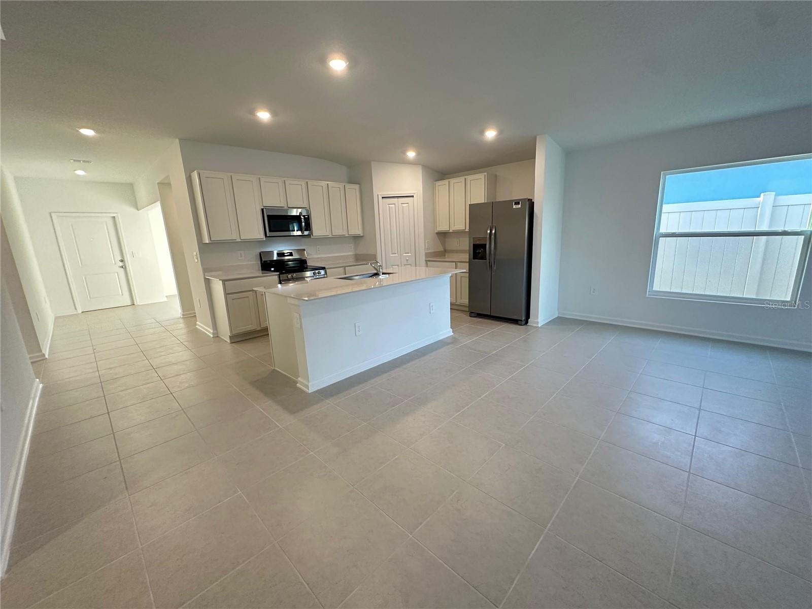 RANCHES/LK MCLEOD I - Residential Lease