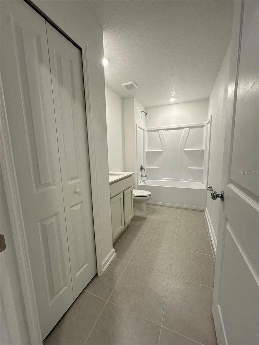 RANCHES/LK MCLEOD I - Residential Lease