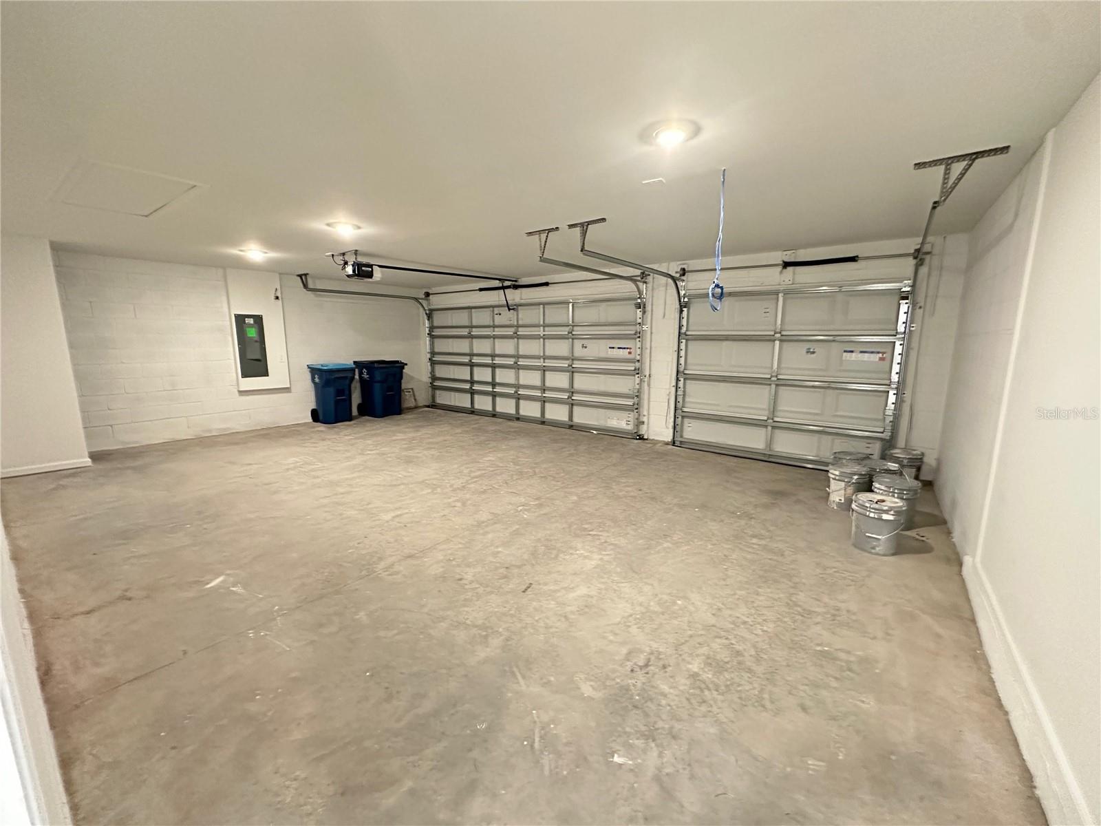 RANCHES/LK MCLEOD I - Residential Lease