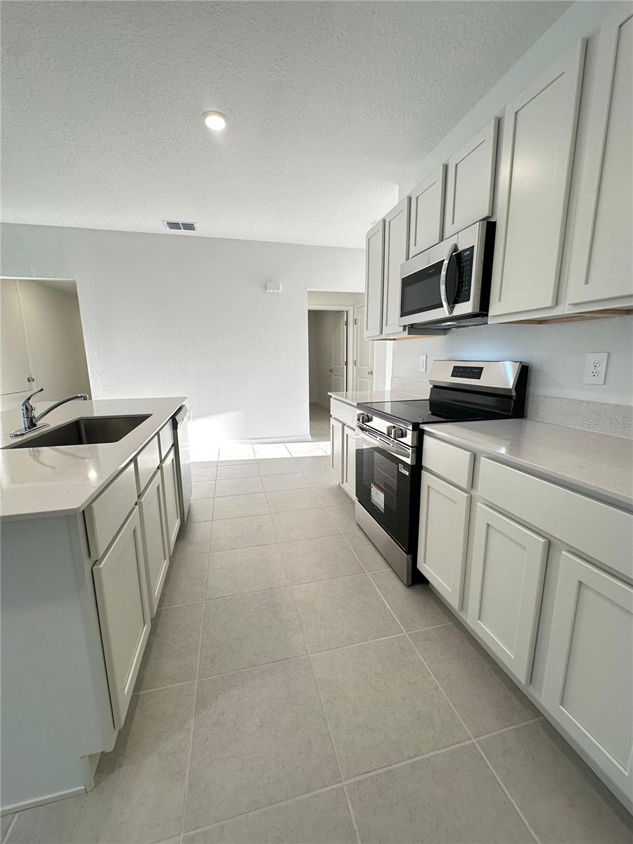 RANCHES/LK MCLEOD I - Residential Lease