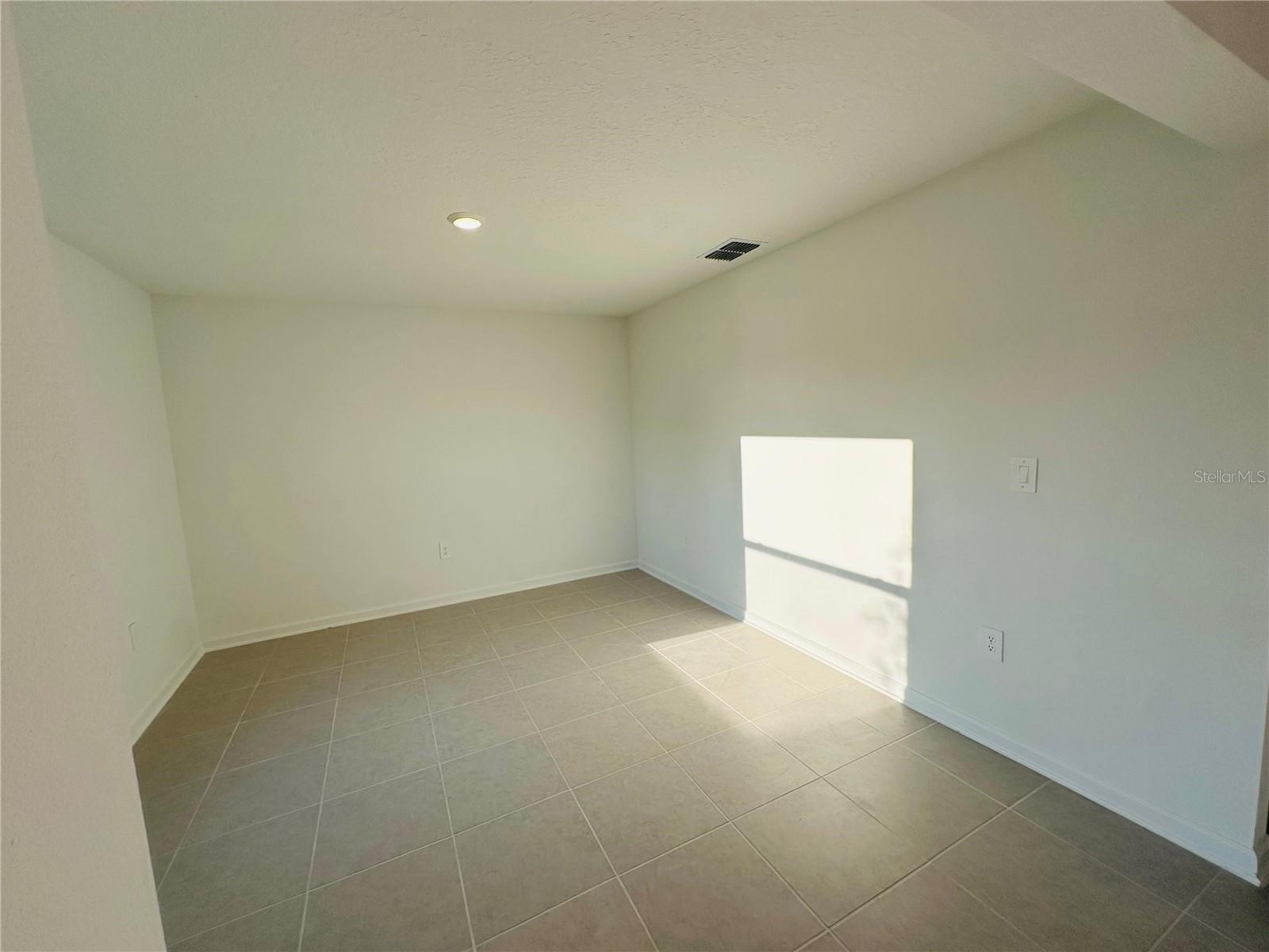 RANCHES/LK MCLEOD I - Residential Lease