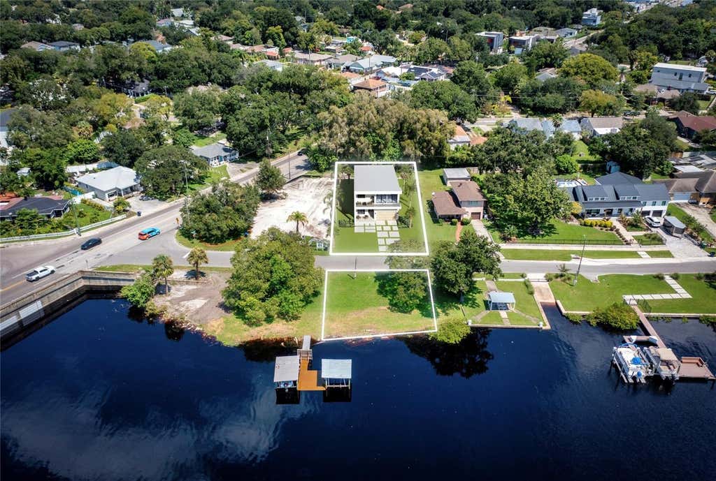 Photo of 2517 Riverside Dr, Tampa, FL 33602 (MLS # TB8521967)