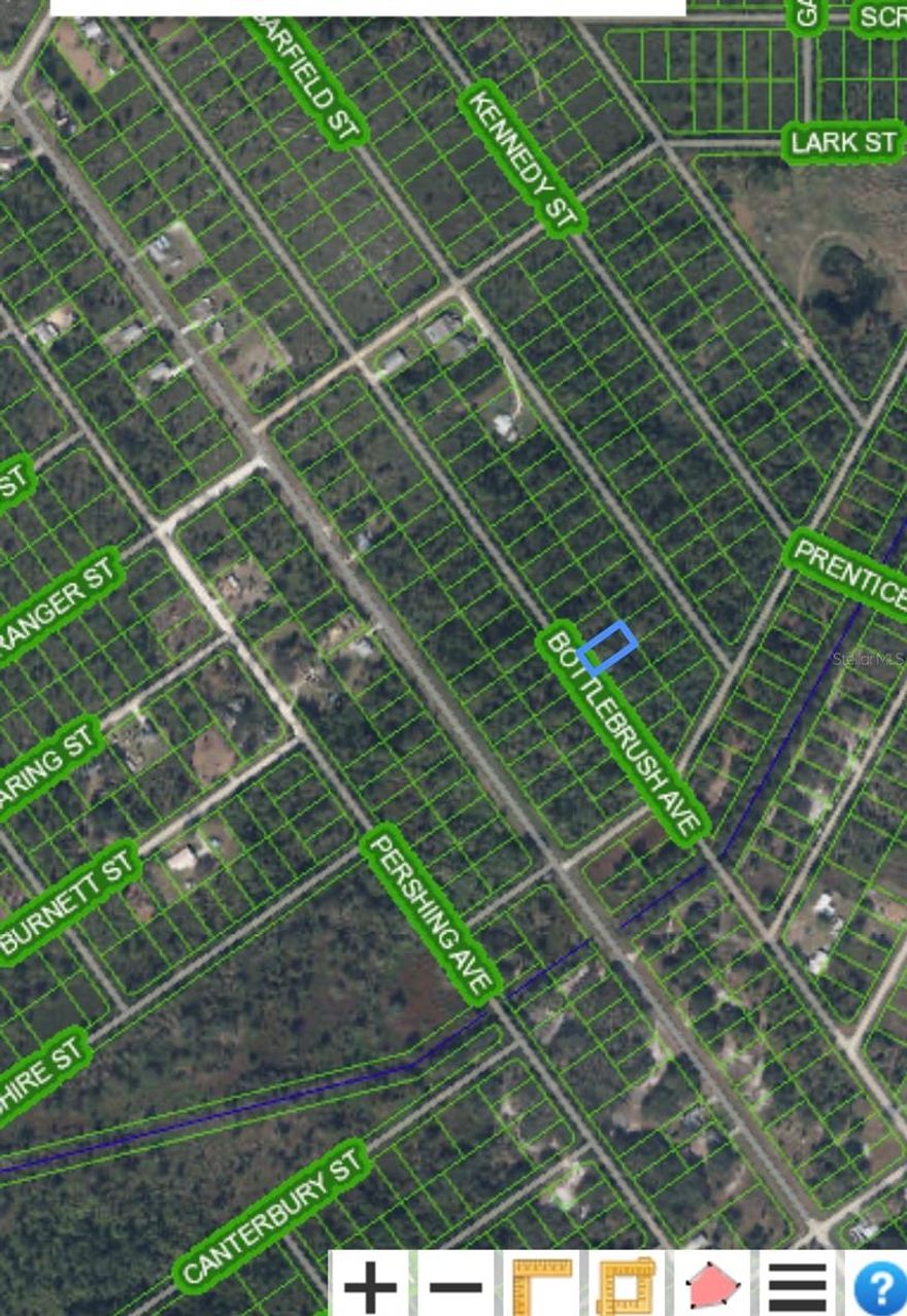 Zoning: R1. Quiet rural area with lots of wildlife. Located close to the 26 762 acres Lake Istokpoga public boat ramp. Nice and quiet Highlands park neighborhood, just a short drive to lake Clay. Buyer to select title company and pay for closing.