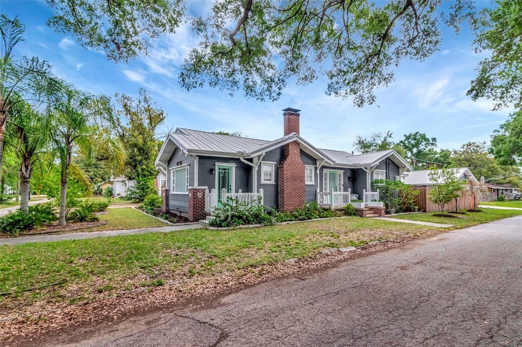 Photo of 1601 E Powhatan Avenue, Tampa, FL 33610 (MLS # TB8498038)