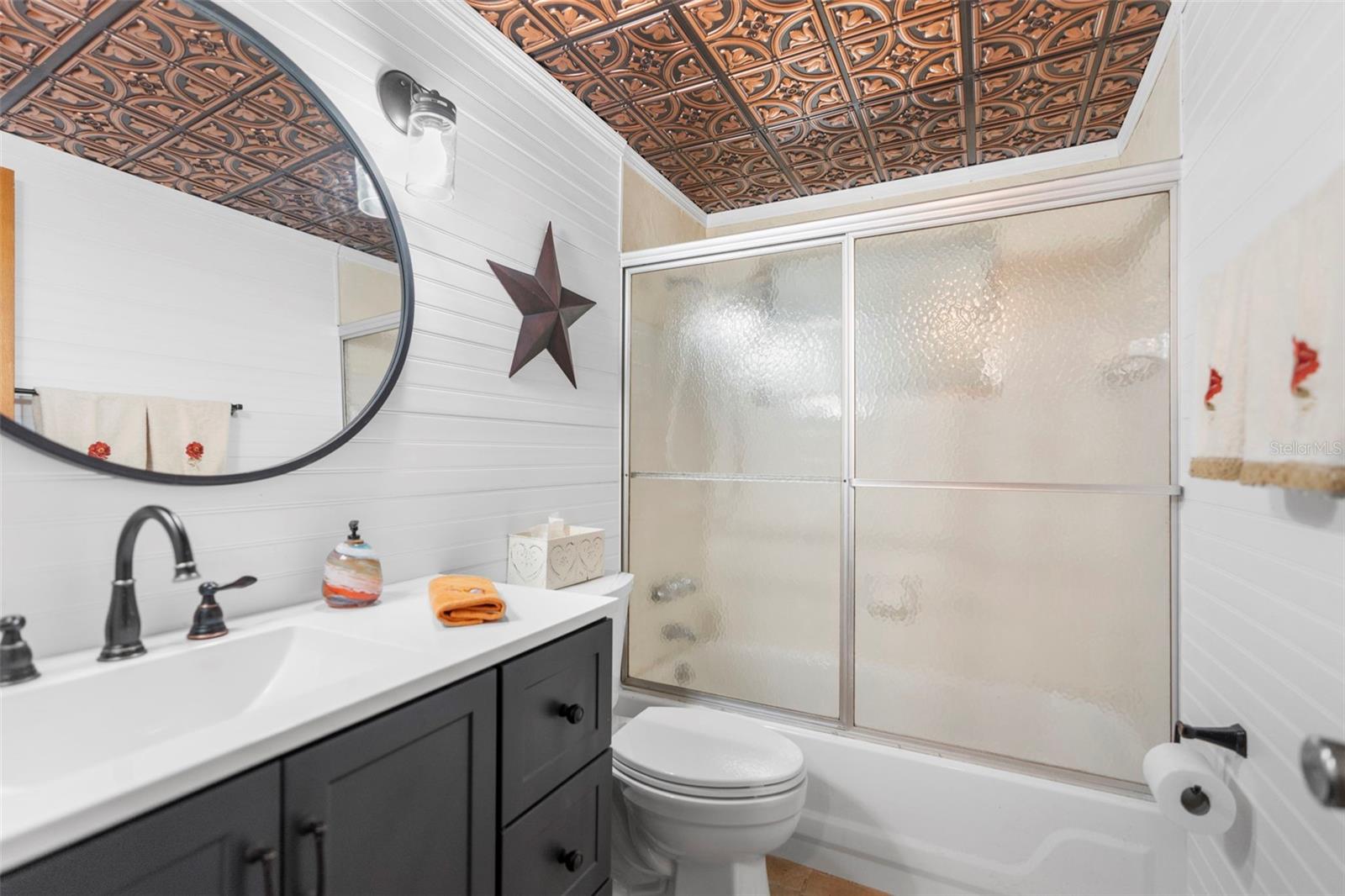 ROYAL OAKS RETREATS - Residential