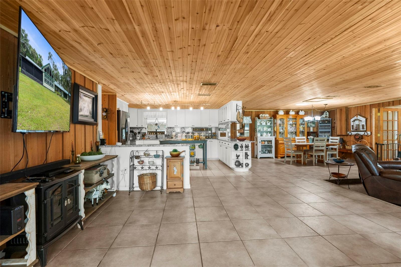 ROYAL OAKS RETREATS - Residential