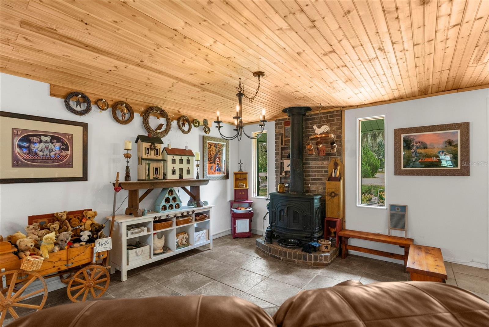 ROYAL OAKS RETREATS - Residential