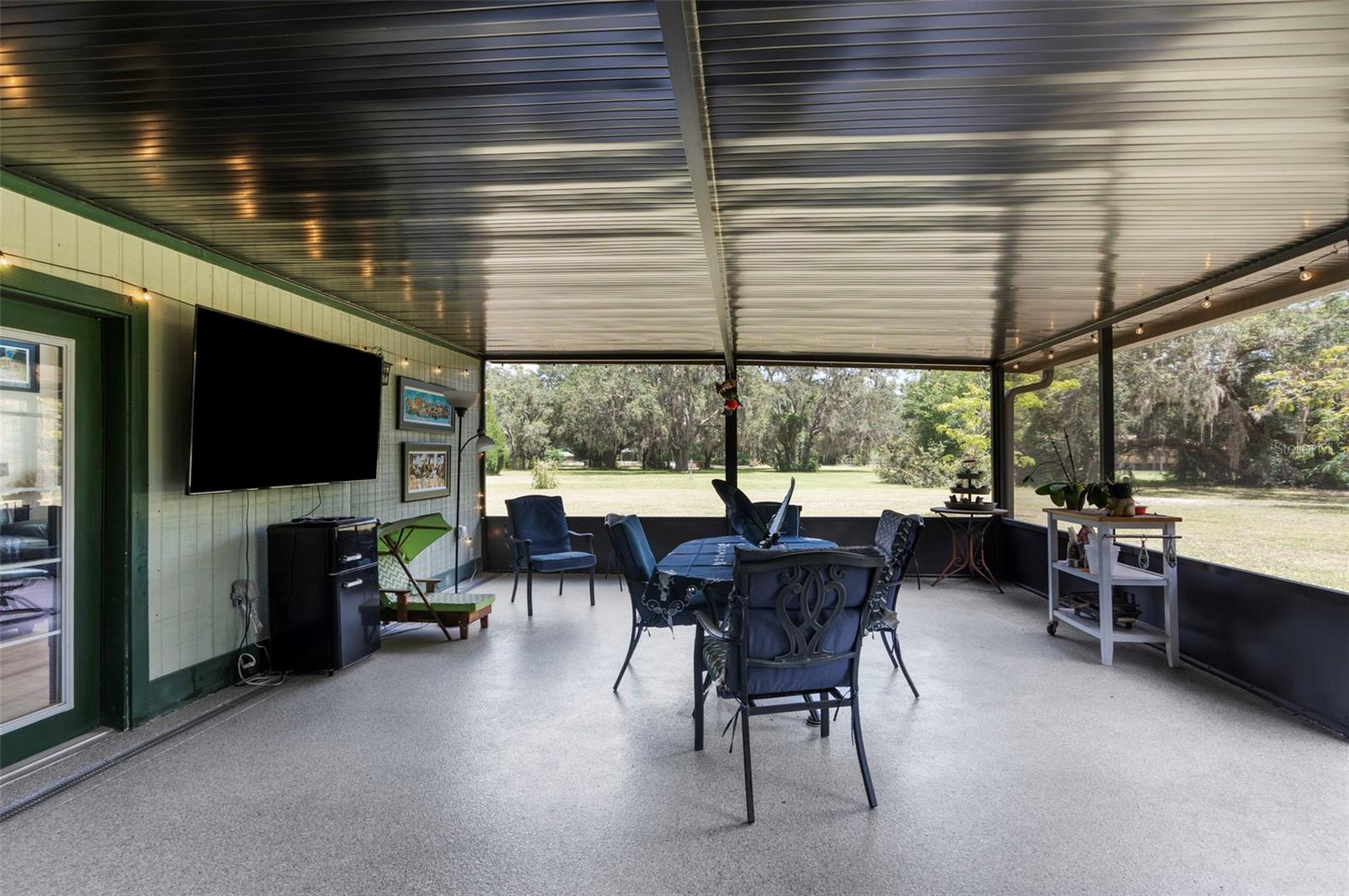 ROYAL OAKS RETREATS - Residential