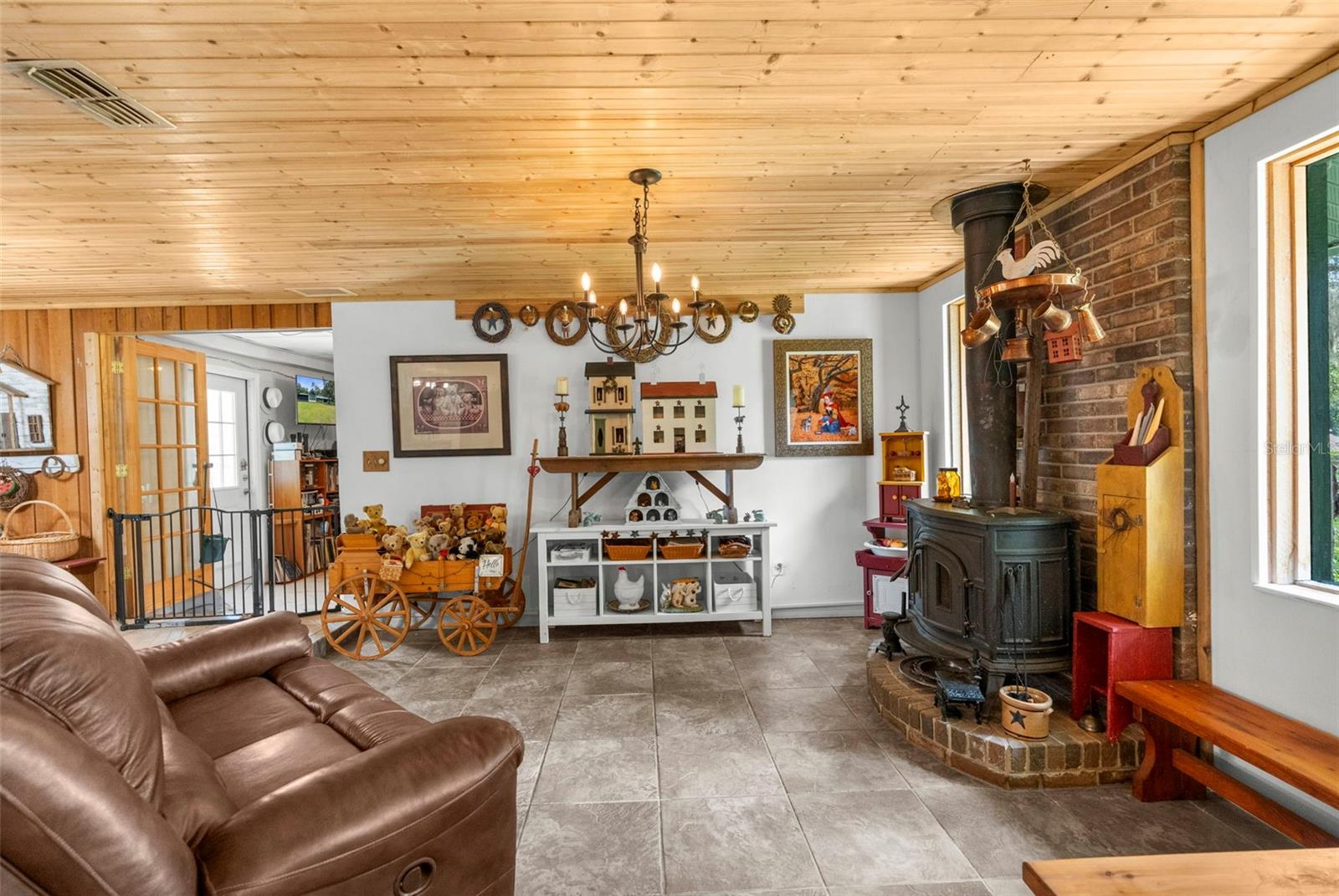 ROYAL OAKS RETREATS - Residential