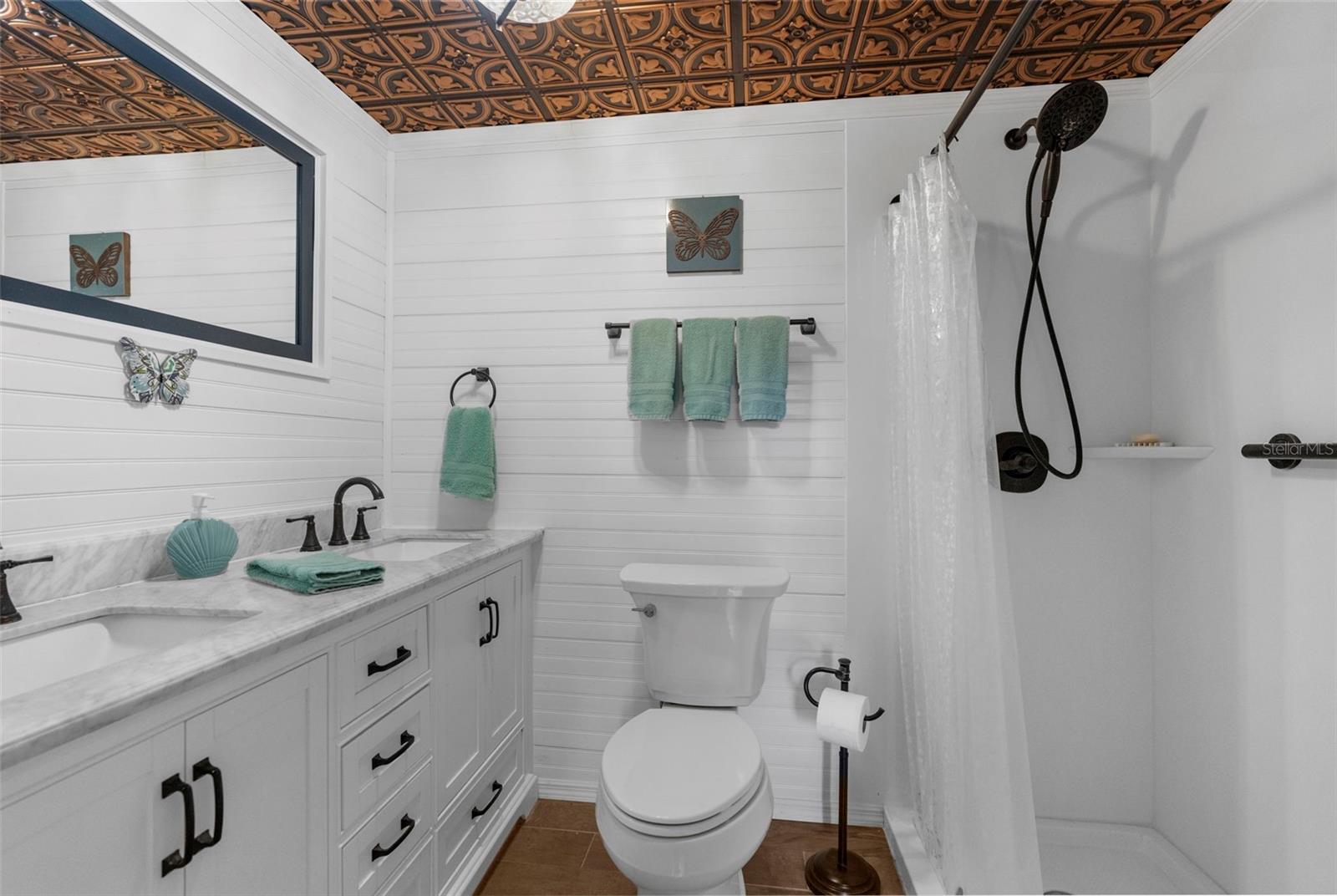 ROYAL OAKS RETREATS - Residential