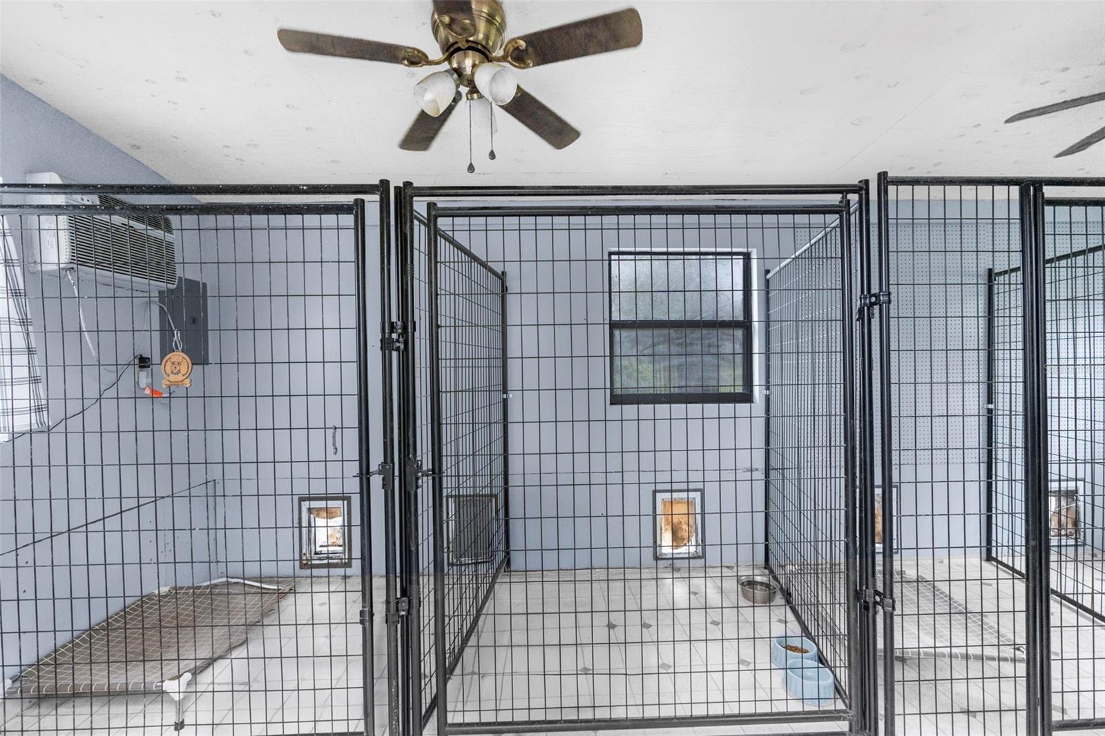 ROYAL OAKS RETREATS - Residential