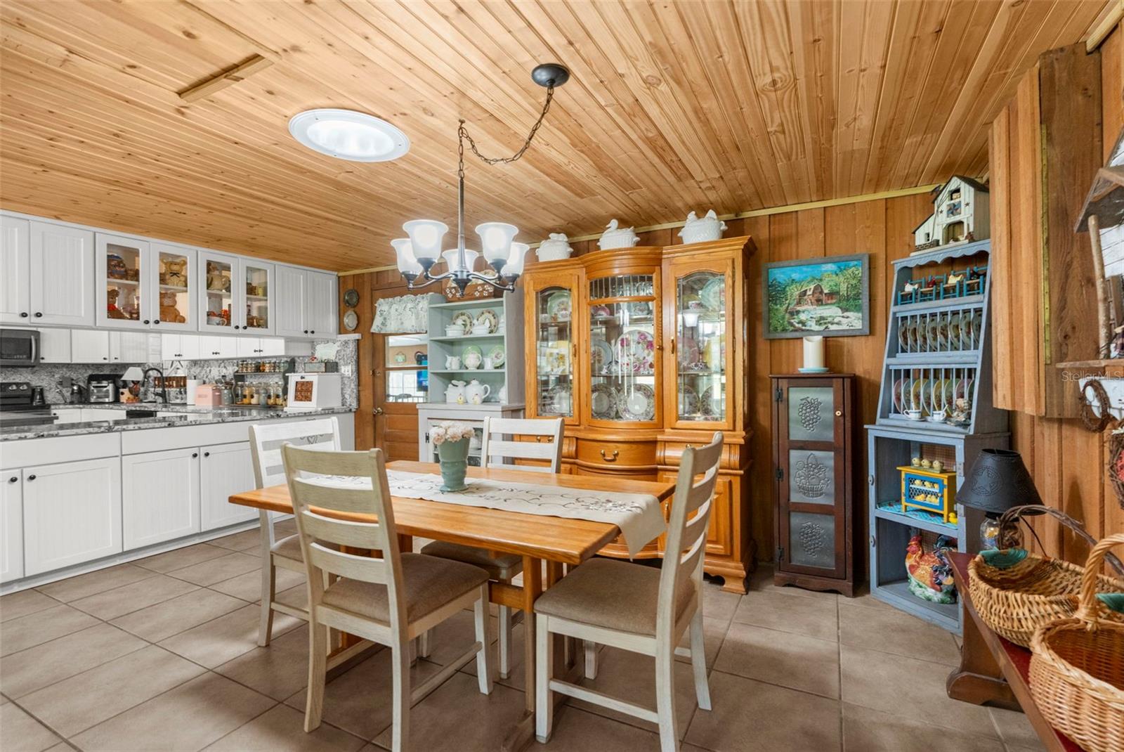 ROYAL OAKS RETREATS - Residential