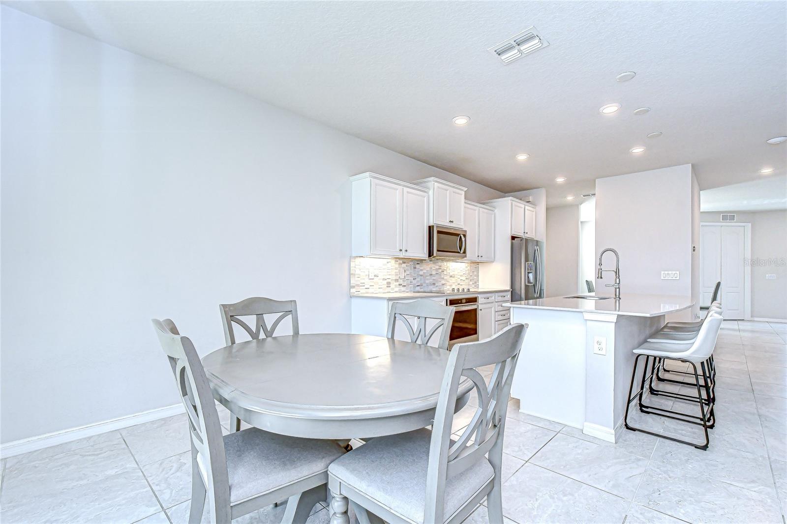 VENTANA GRVS PH 2A - Residential Lease