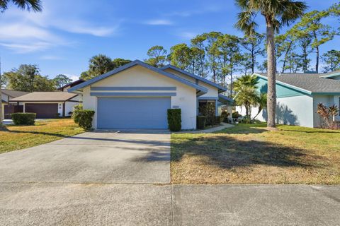 Photo of 118 Meadowbrook Circle, Daytona Beach, FL 32114 (MLS # V4947171)