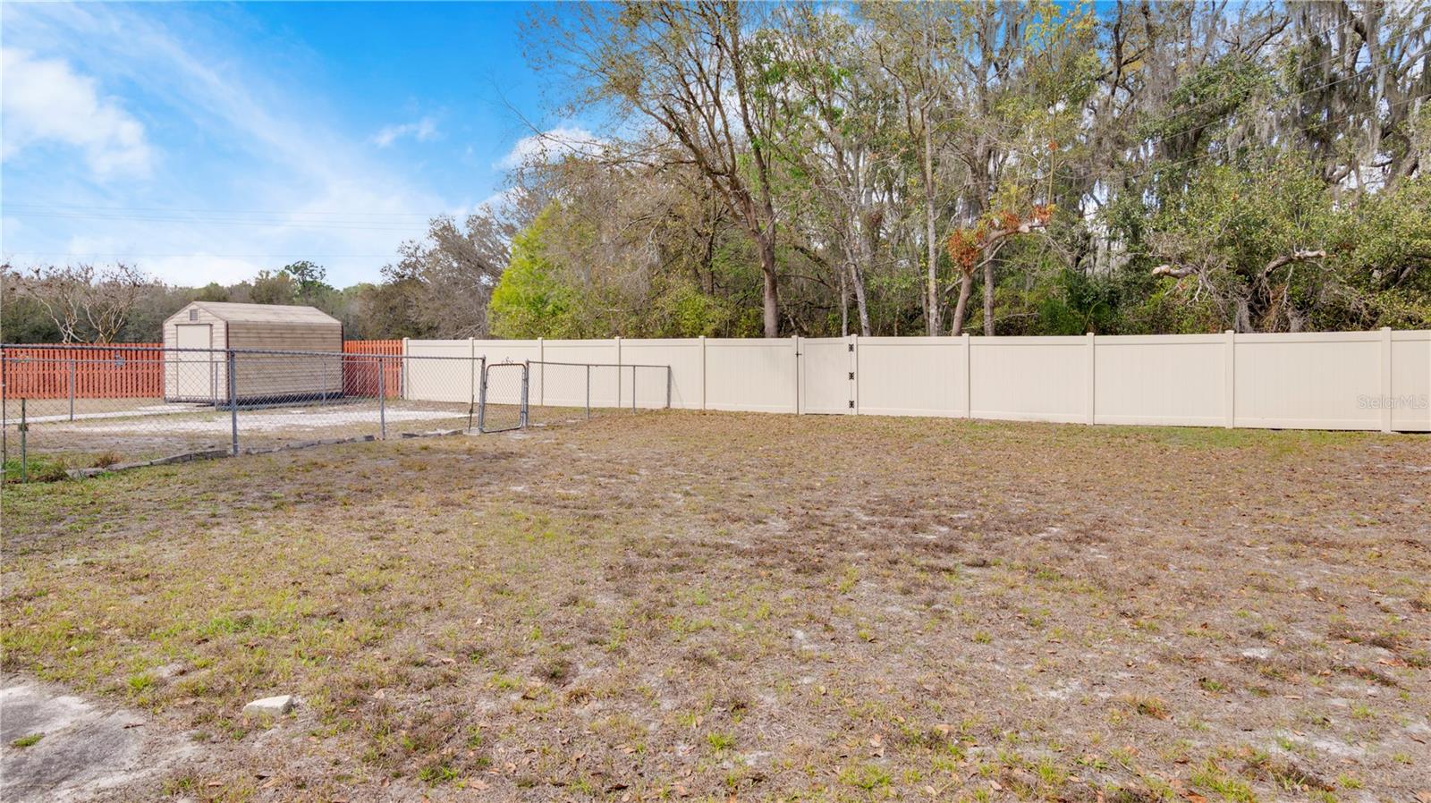 1327 BRAMBLEWOOD DRIVE